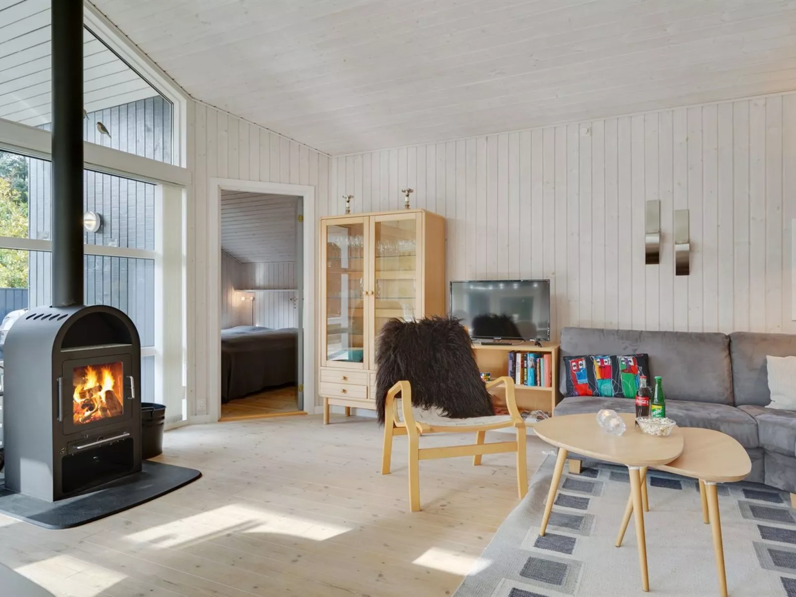 "Alethe" - 1km from the sea-Inside