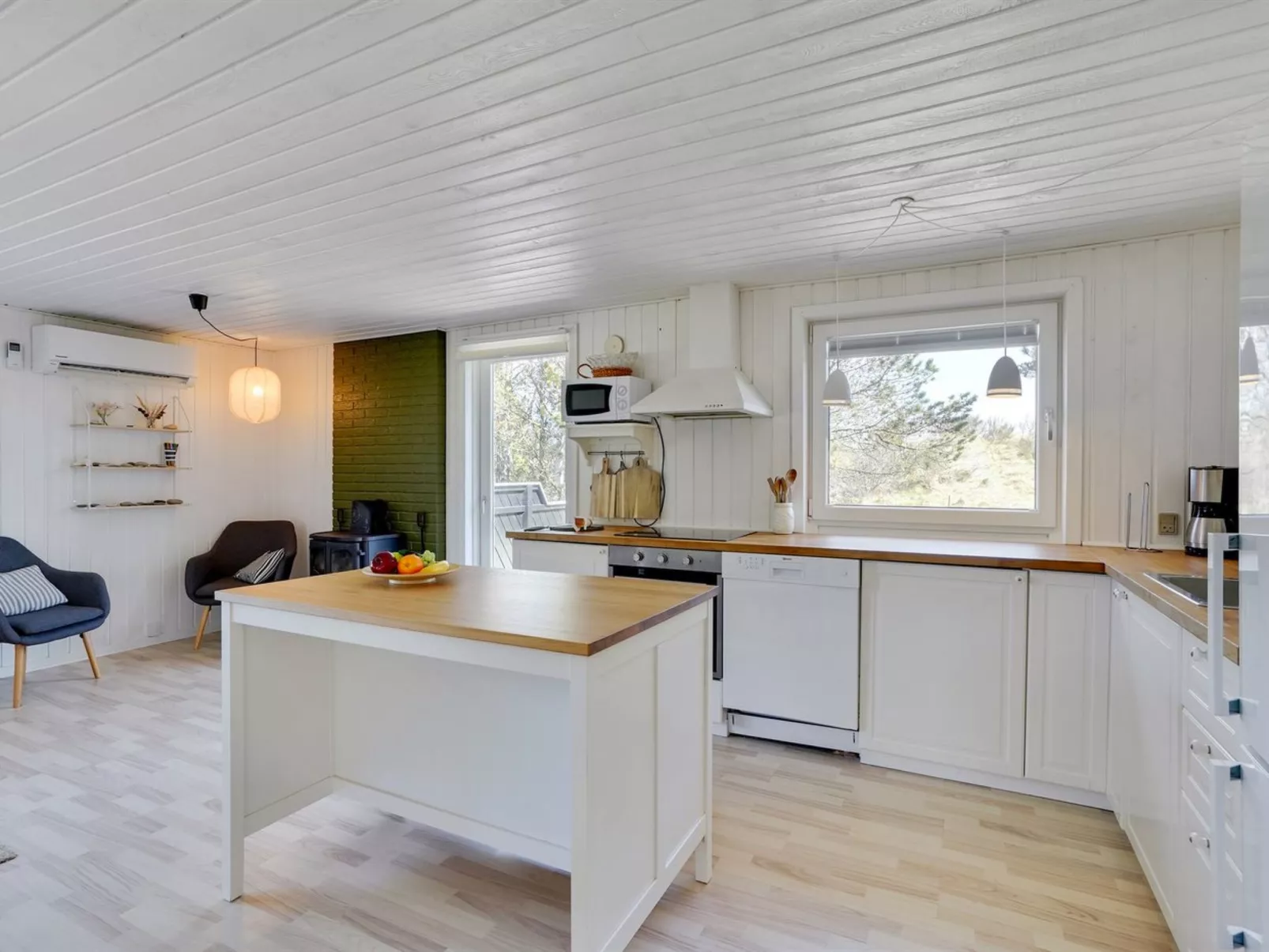 "Styrmer" - 1.2km from the sea-Inside