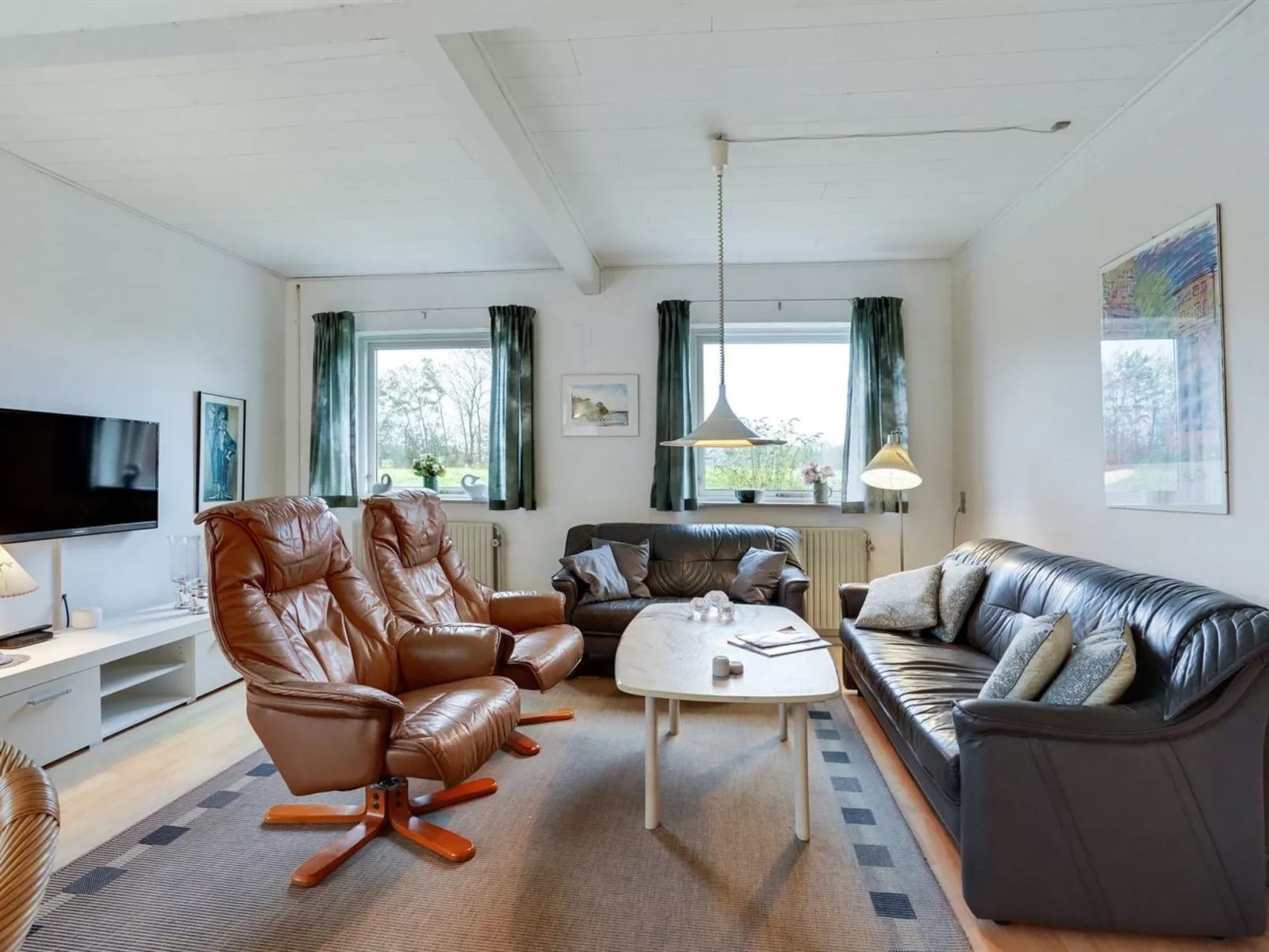 "Vogn" - 500m to the fjord-Inside