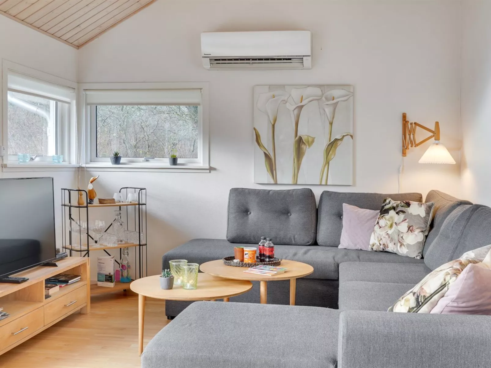 "Daina" - 400m to the fjord-Drinnen