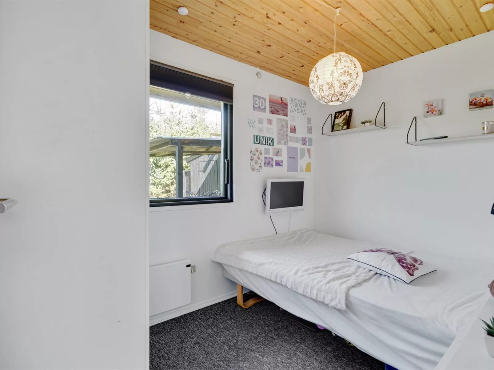 "Matilde" - 400m to the fjord-Inside