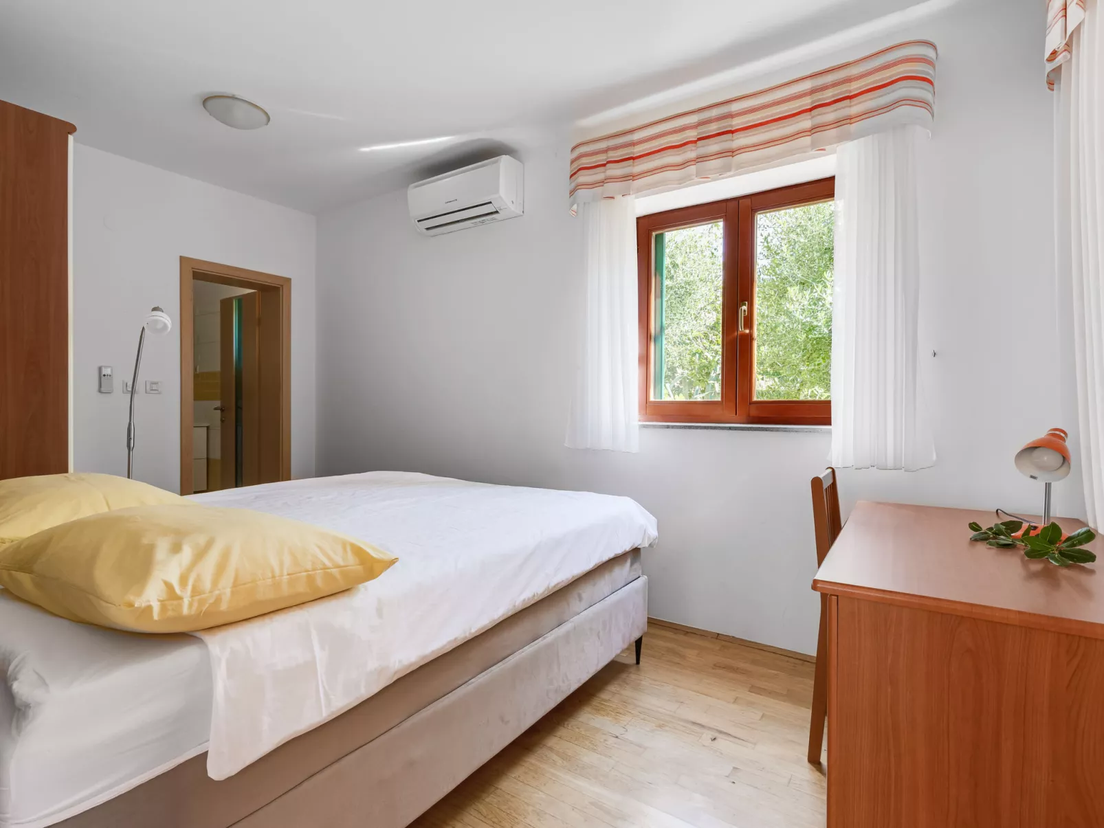 Yellow House-Drinnen