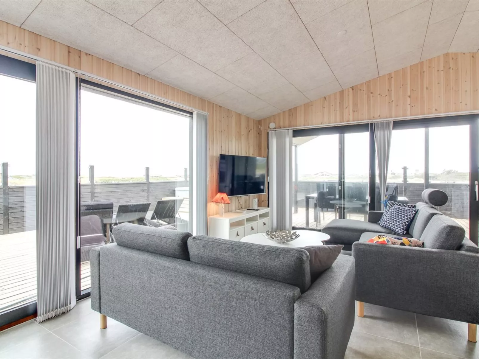"Heilo" - 300m from the sea-Drinnen