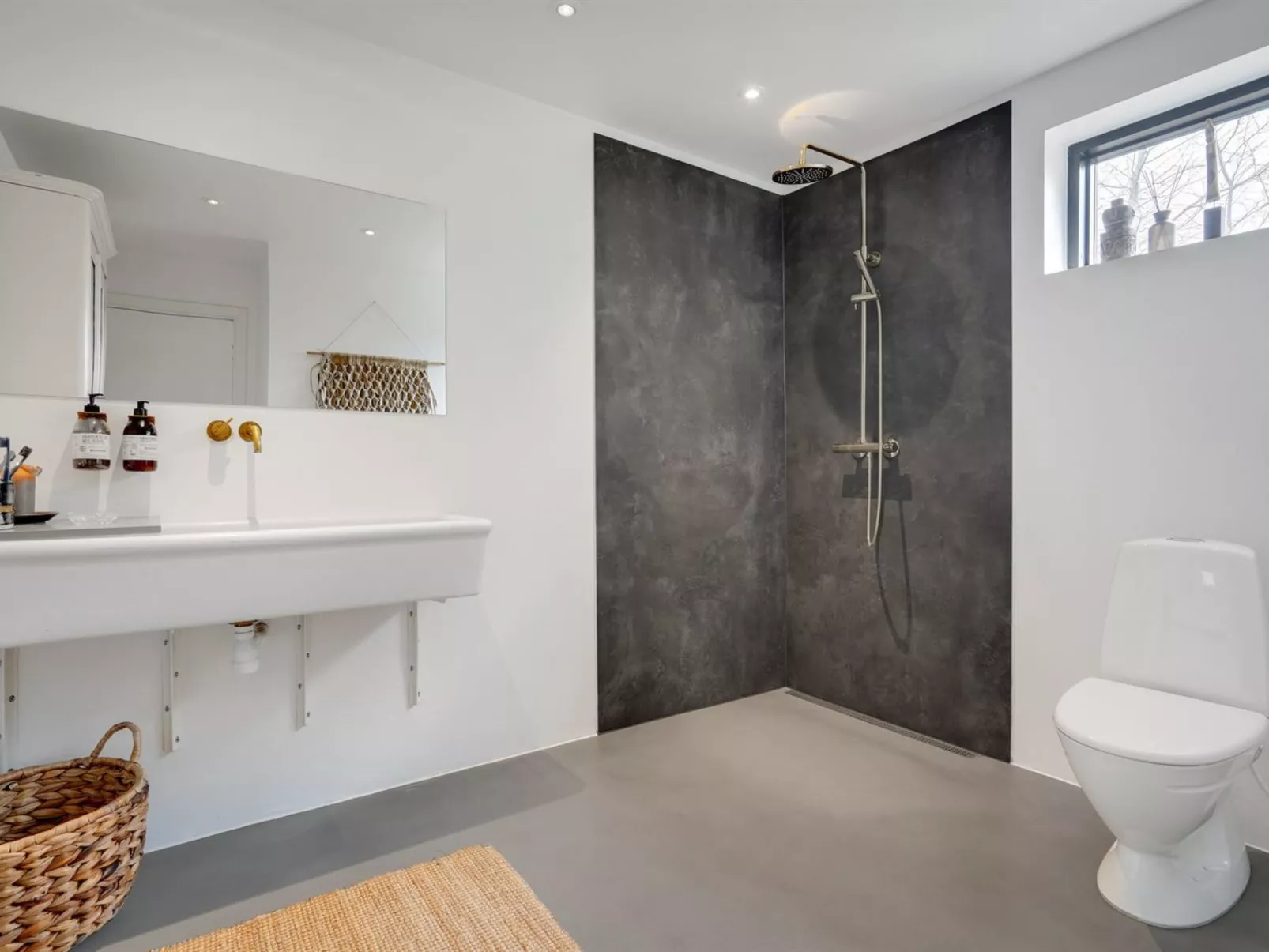 "Michael" - 400m from the sea-Drinnen