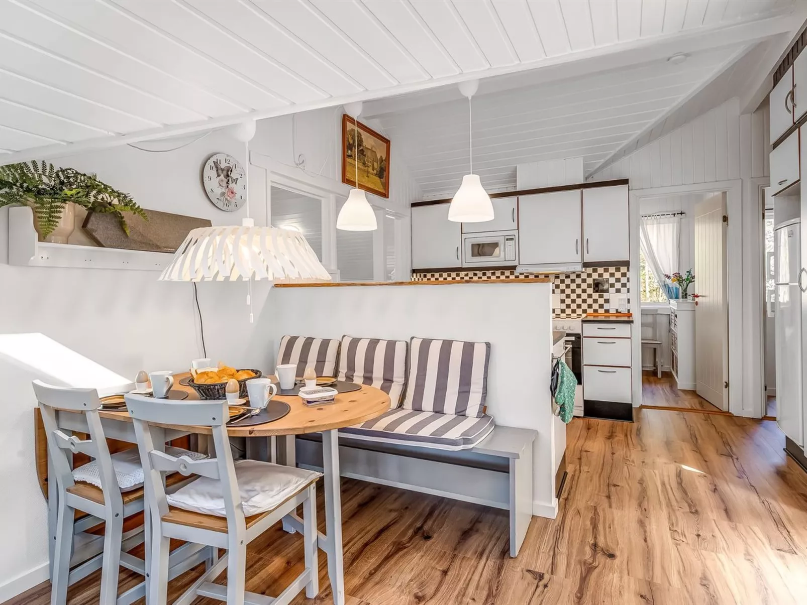 "Caya" - 450m to the fjord-Drinnen