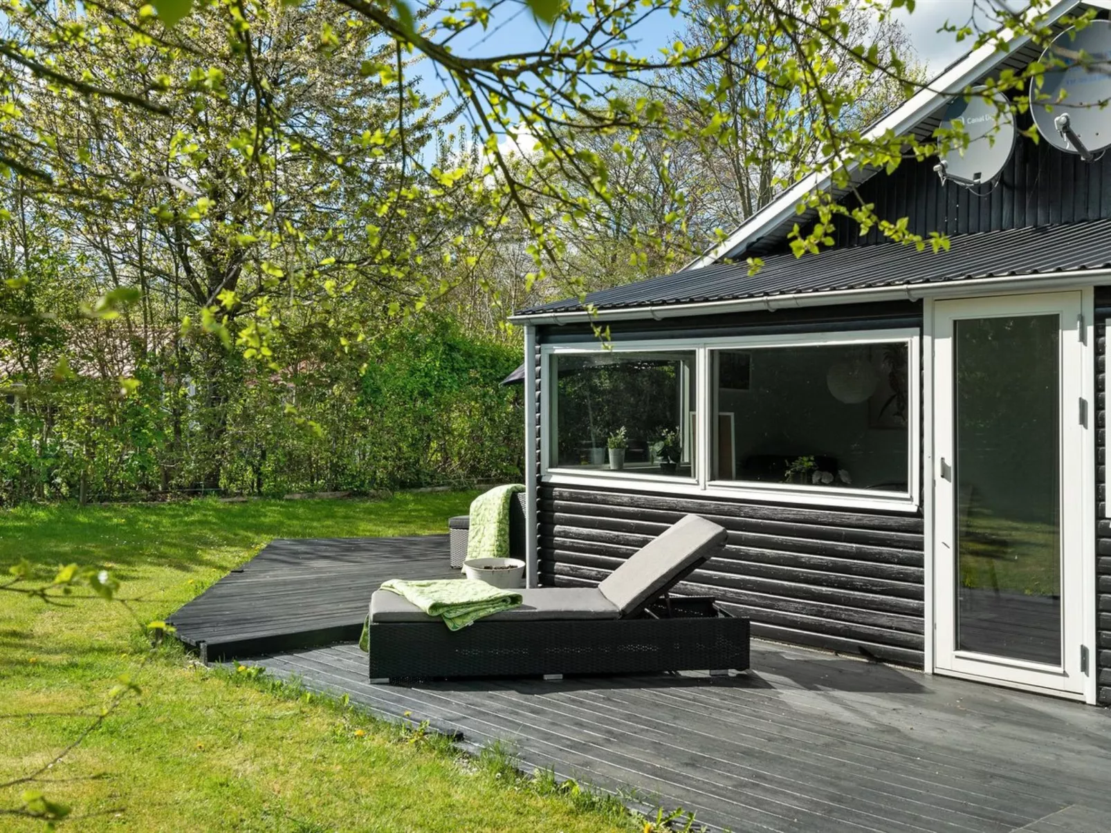 "Akira" - 500m to the fjord-Draußen