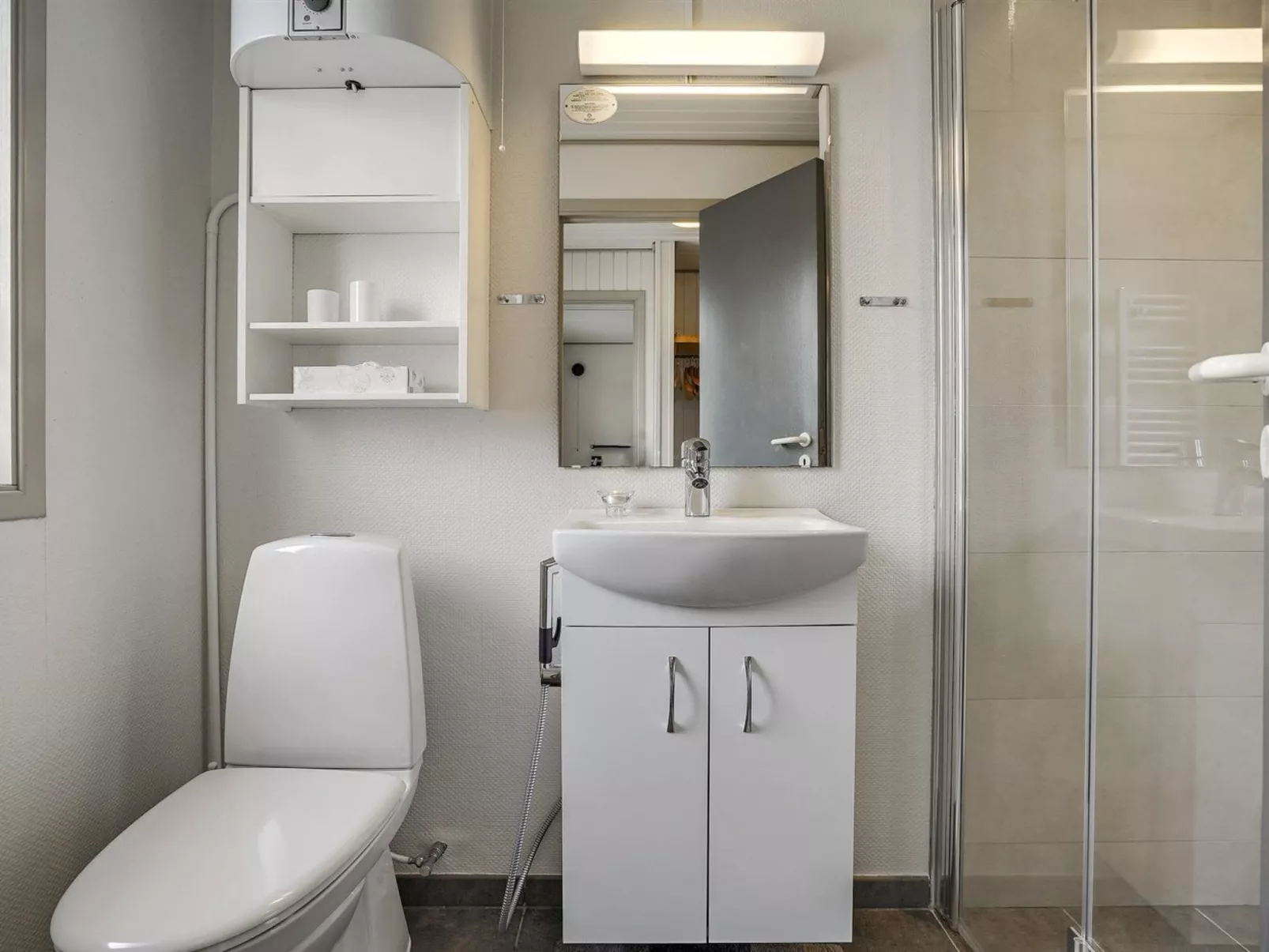 "Skakke" - 900m from the sea-Inside