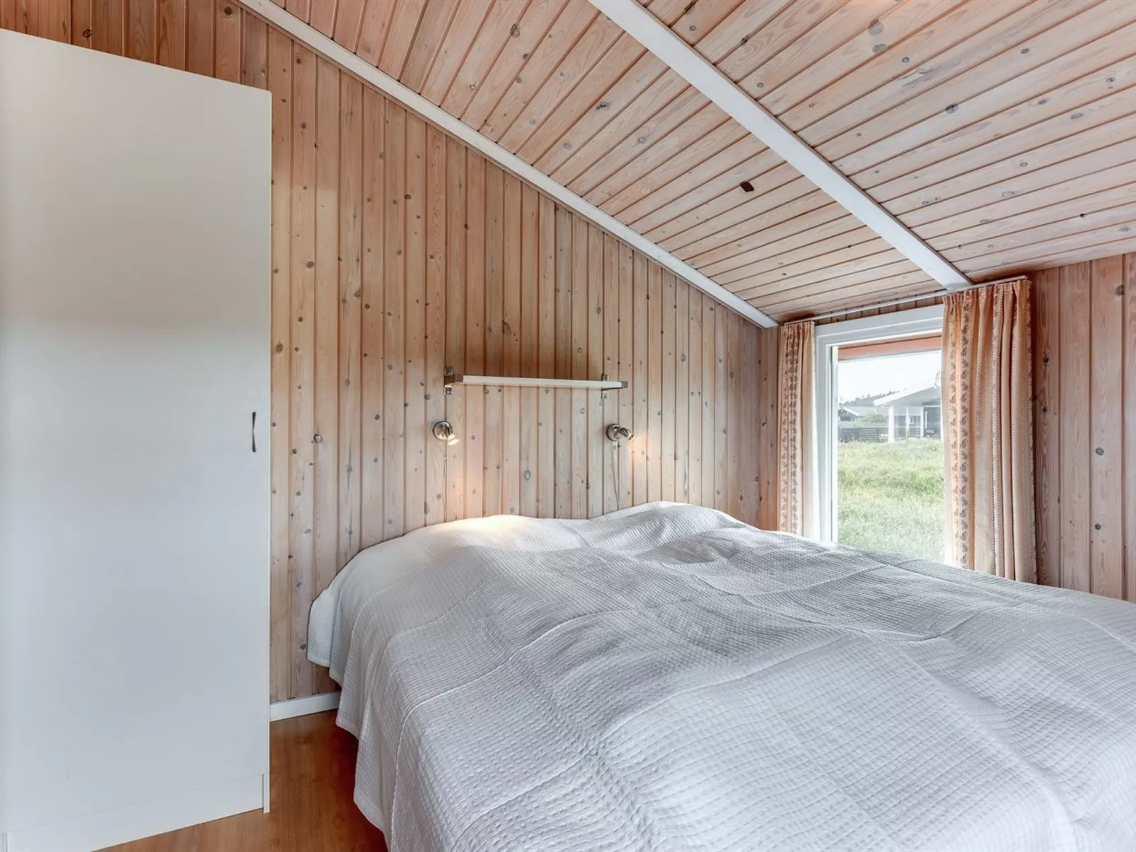 "Mogens" -  from the sea-Dedans