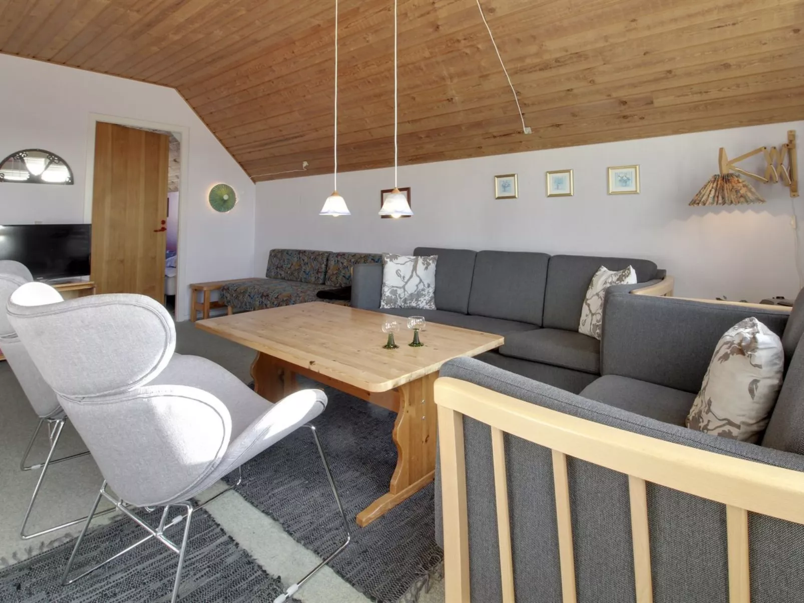 "Lynne" - 2.3km from the sea - Inside