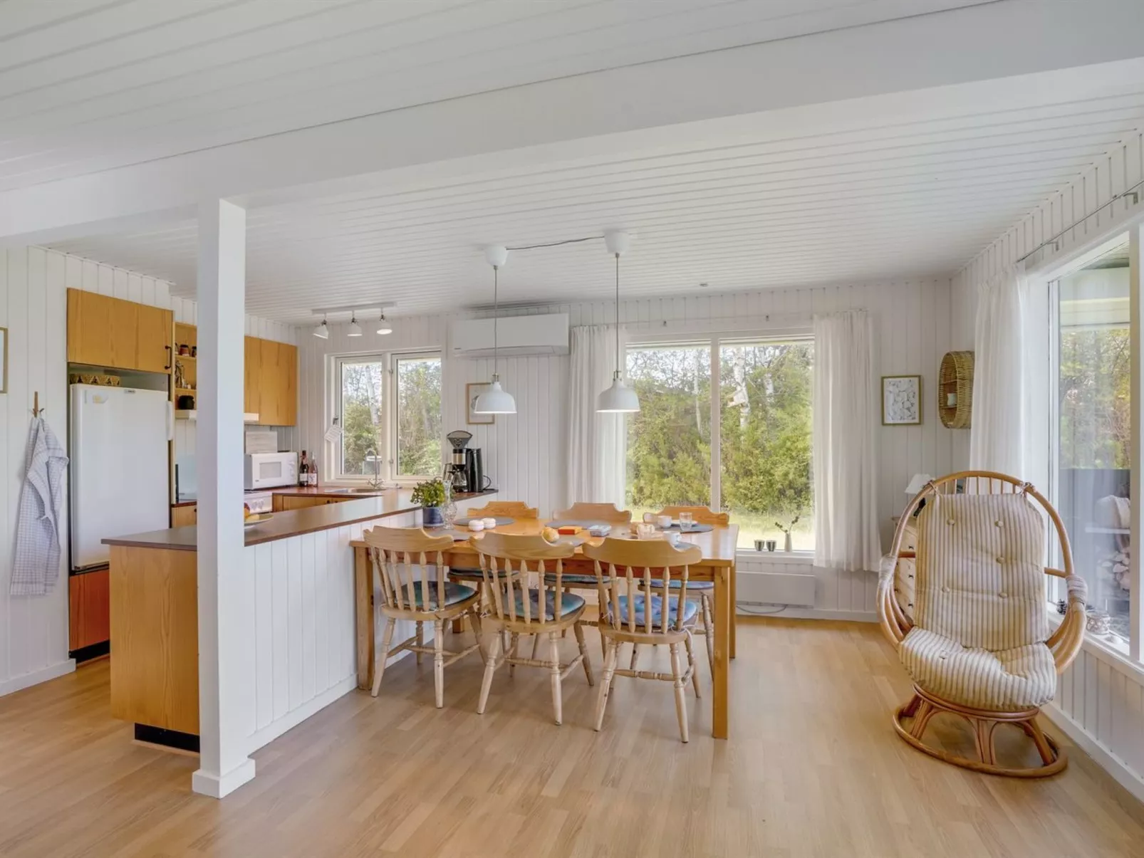 "Thina" - 750m to the fjord-Inside