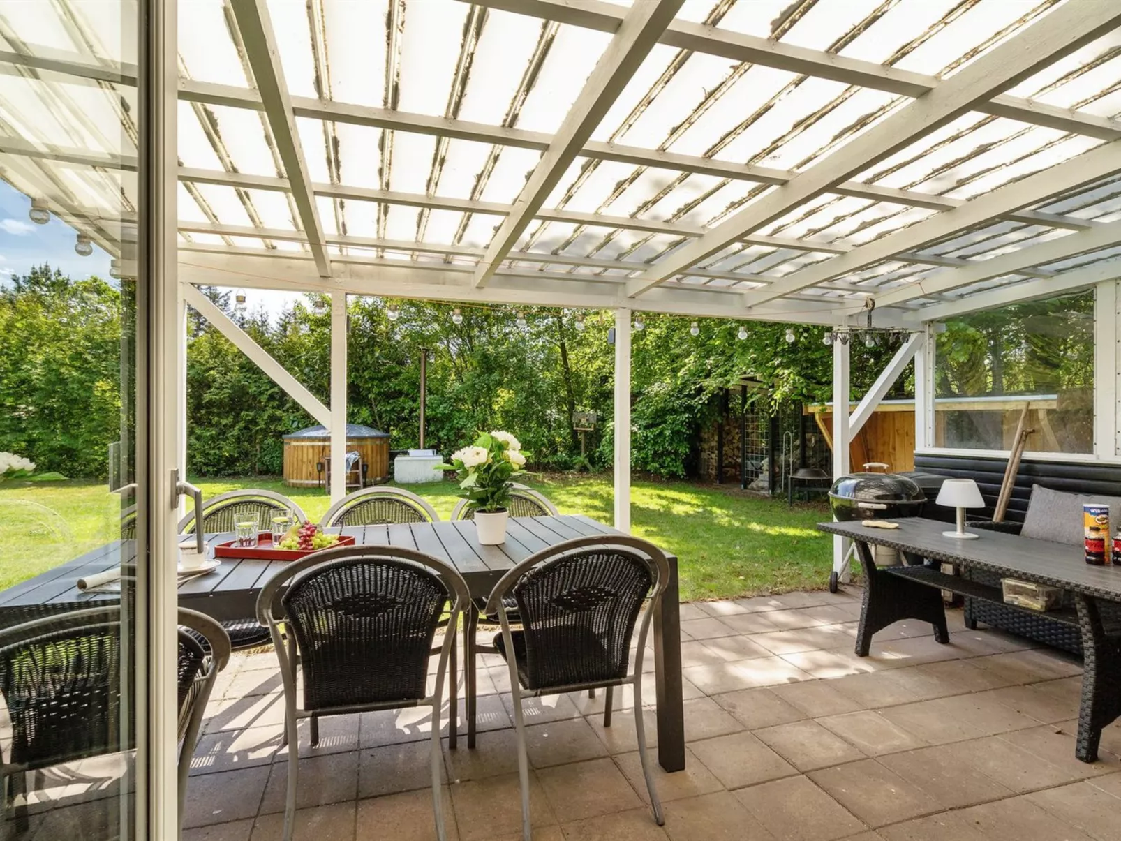 "Ulrike" - 600m to the fjord-Outside