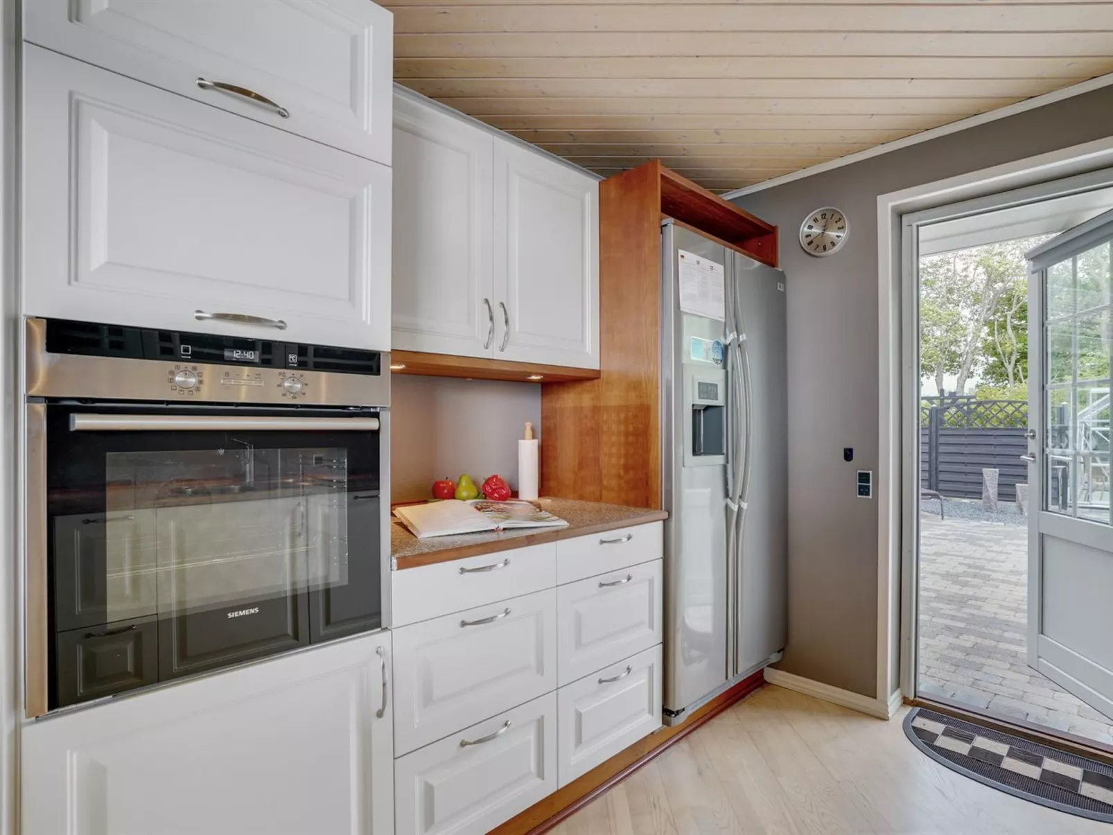 "Regnwald" - 400m to the fjord-Dedans