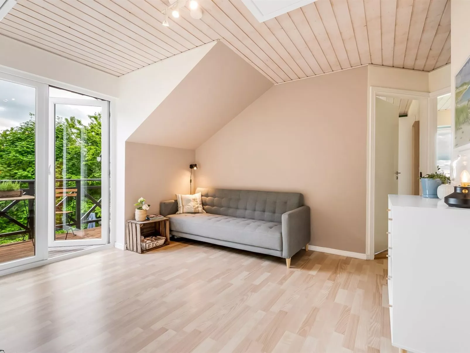 "Thiokk" - 500m from the sea-Inside