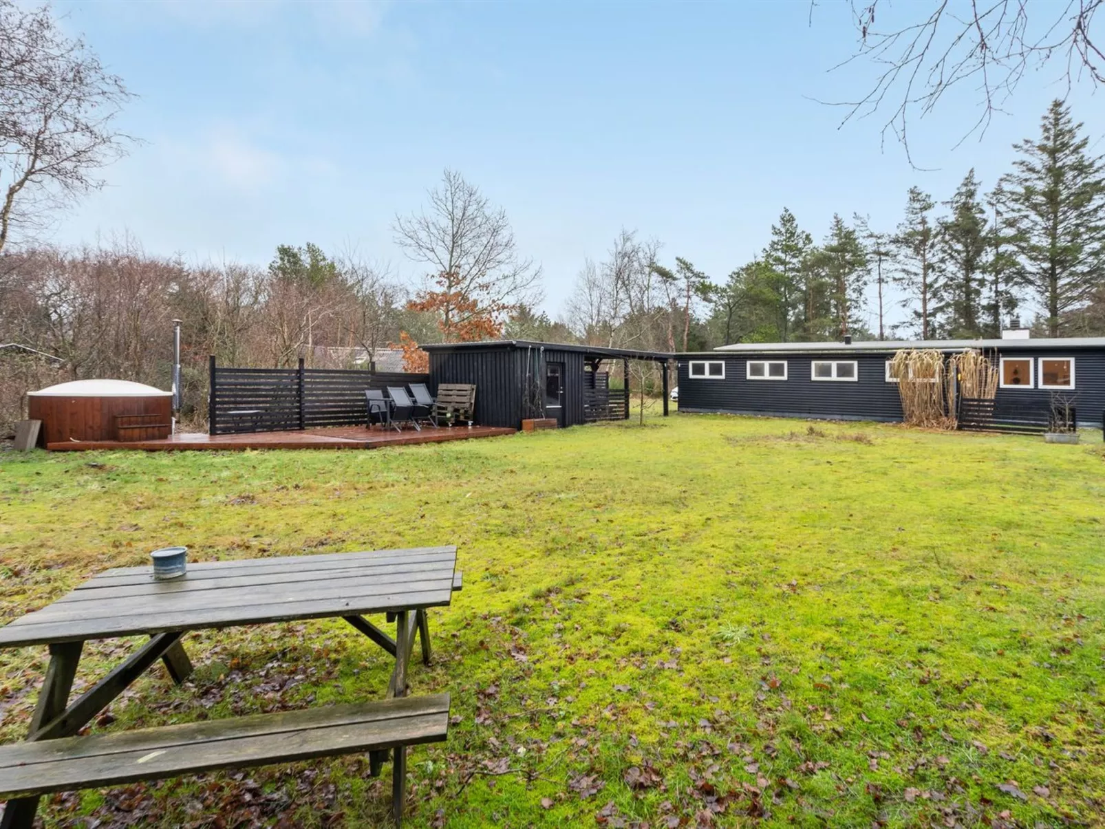 "Akke" - 150m to the fjord-Outside