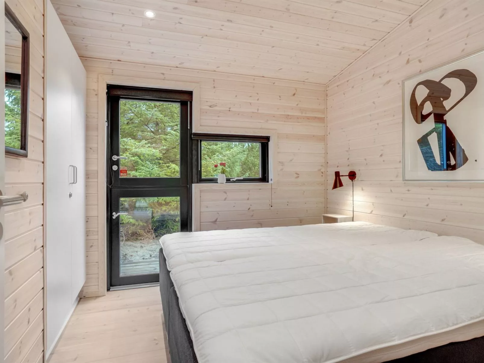 "Gunnor" - 1.3km from the sea-Inside