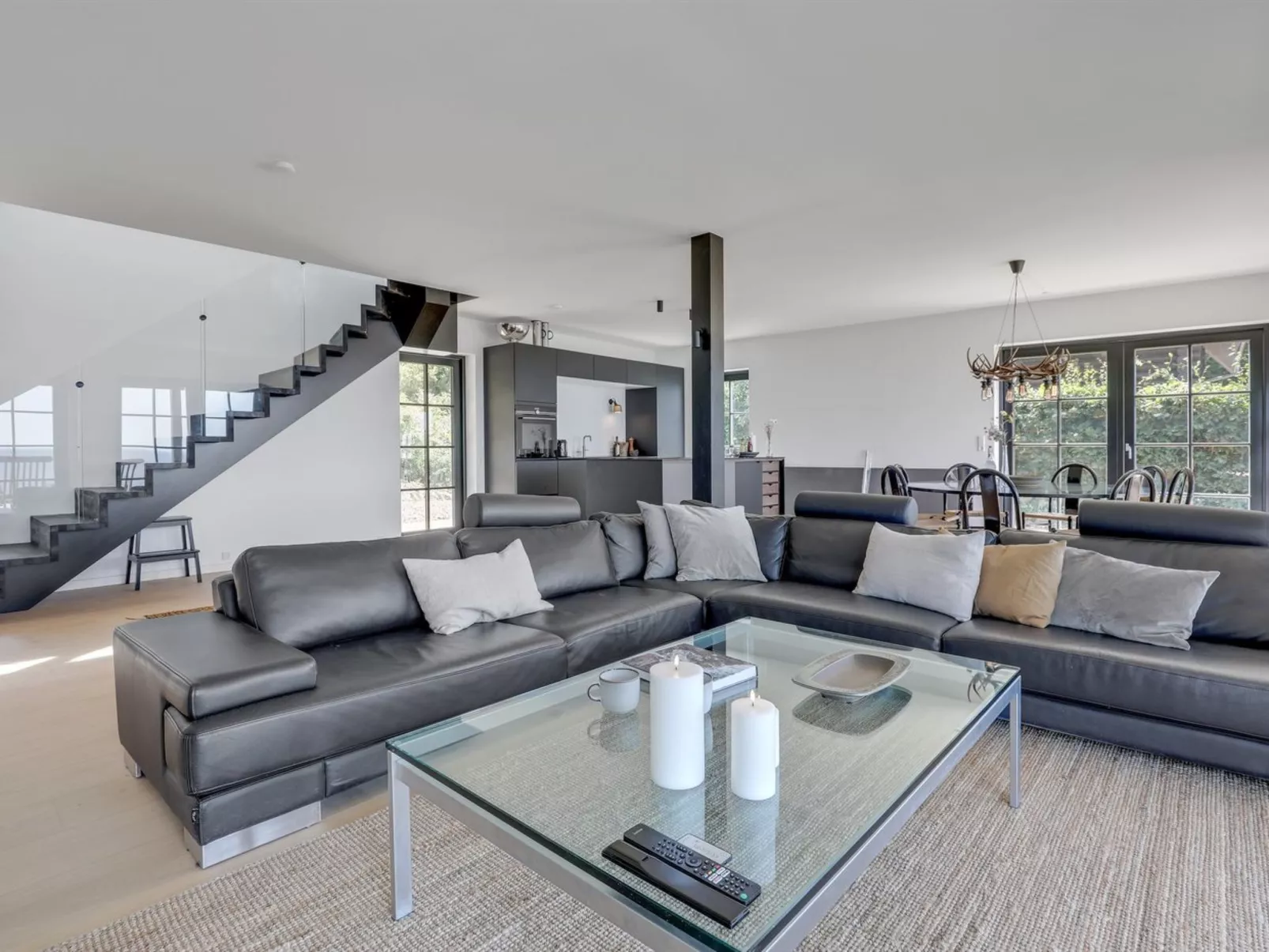 "Thormoth" - 200m from the sea-Inside