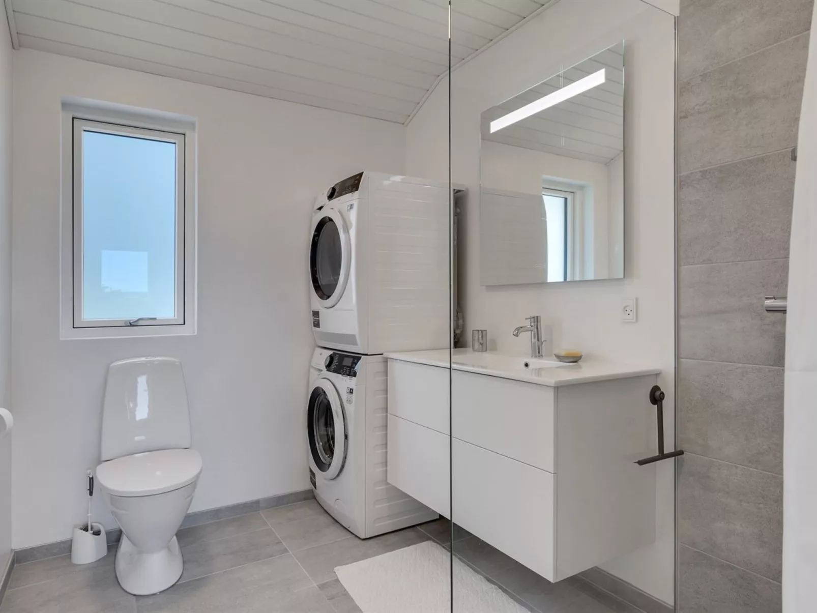 "Rickmer" - 200m from the sea-Inside