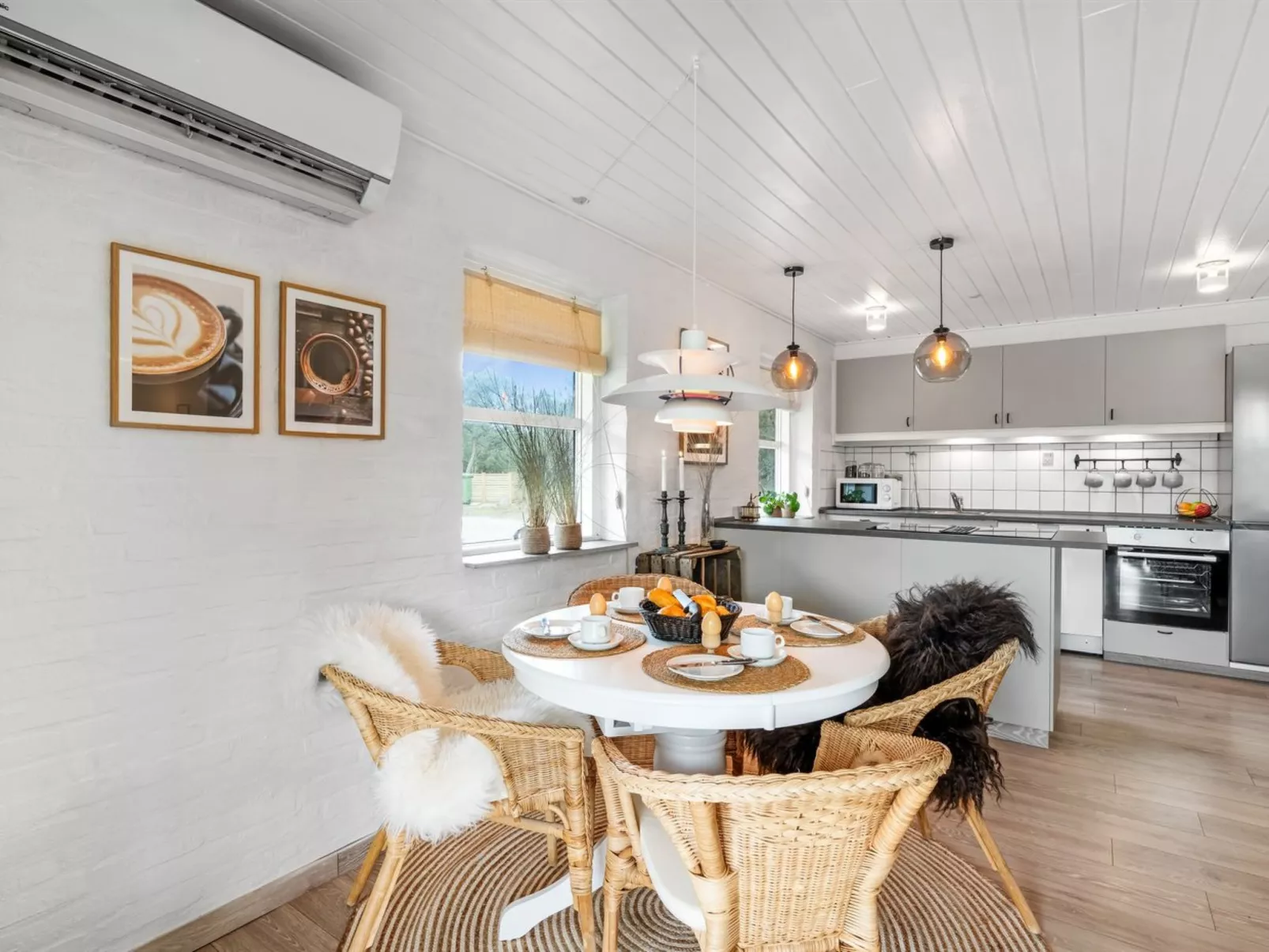 "Roswitha" - 1.5km from the sea-Inside