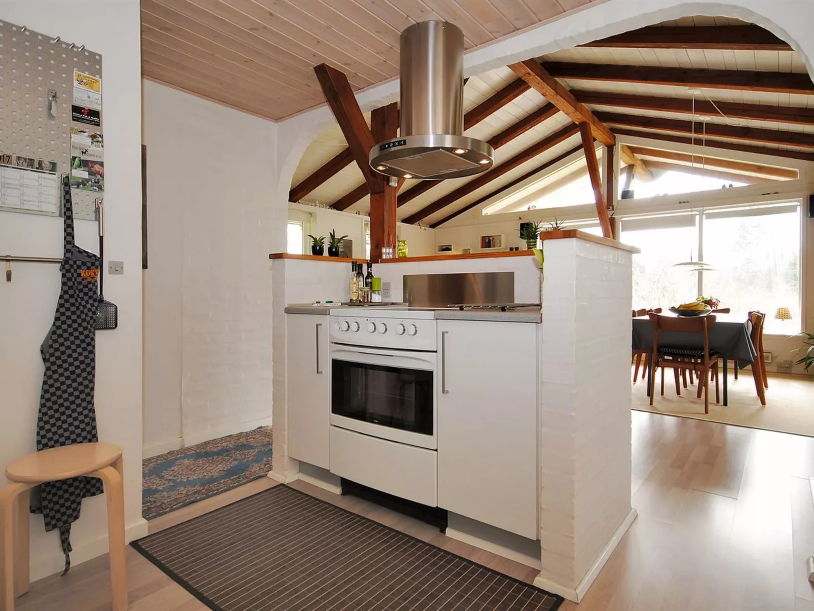 "Oberon" - 3km from the sea-Inside