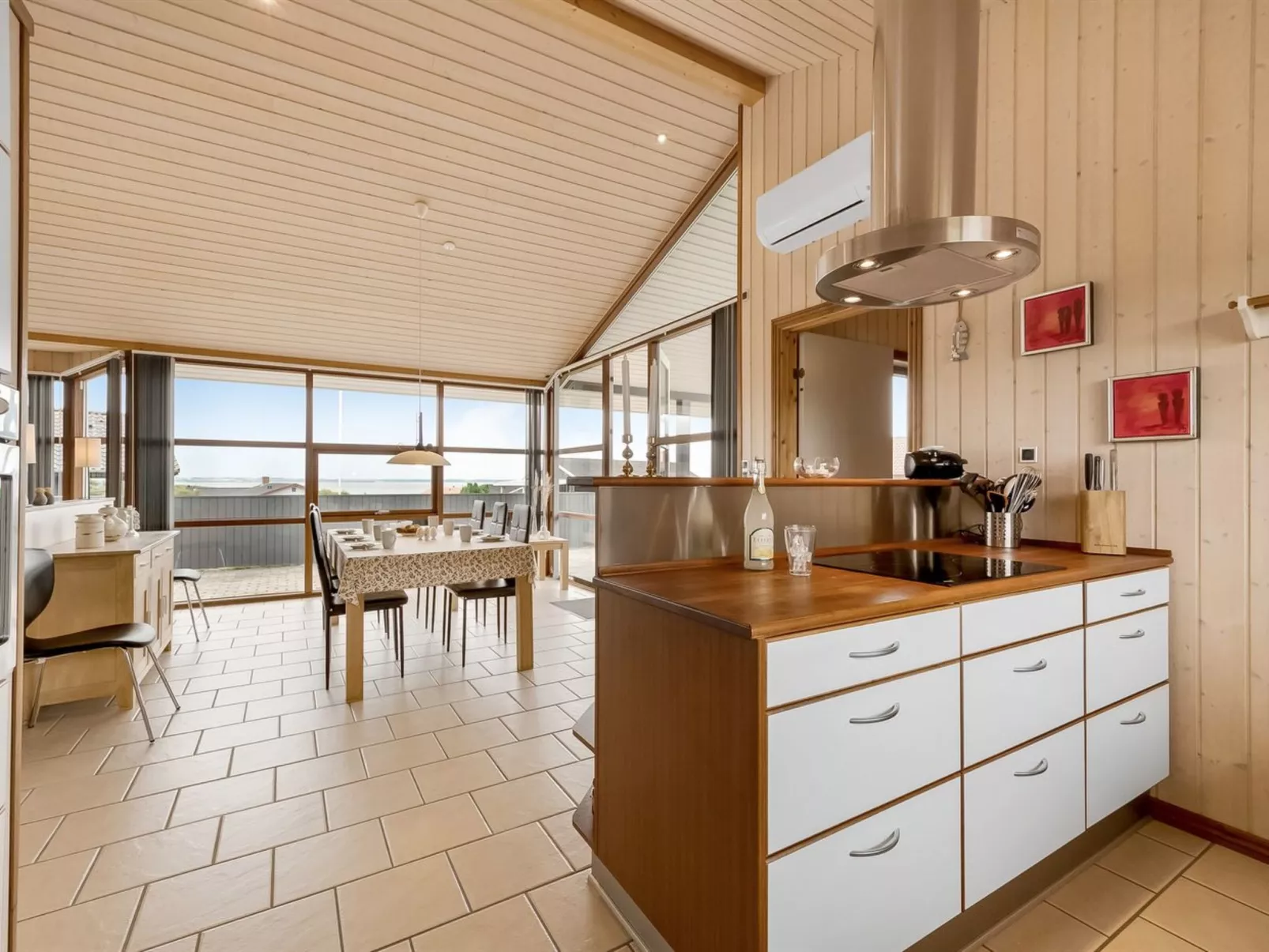 "Malila" - 400m to the fjord-Inside