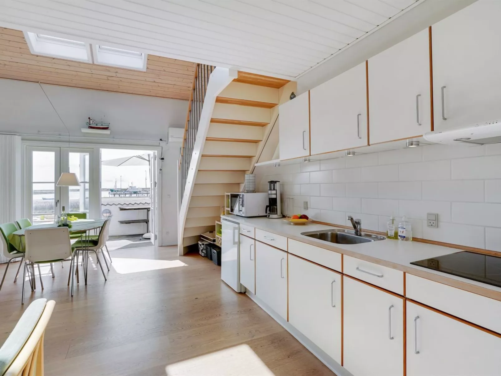 "Siunde" - 100m to the fjord-Inside