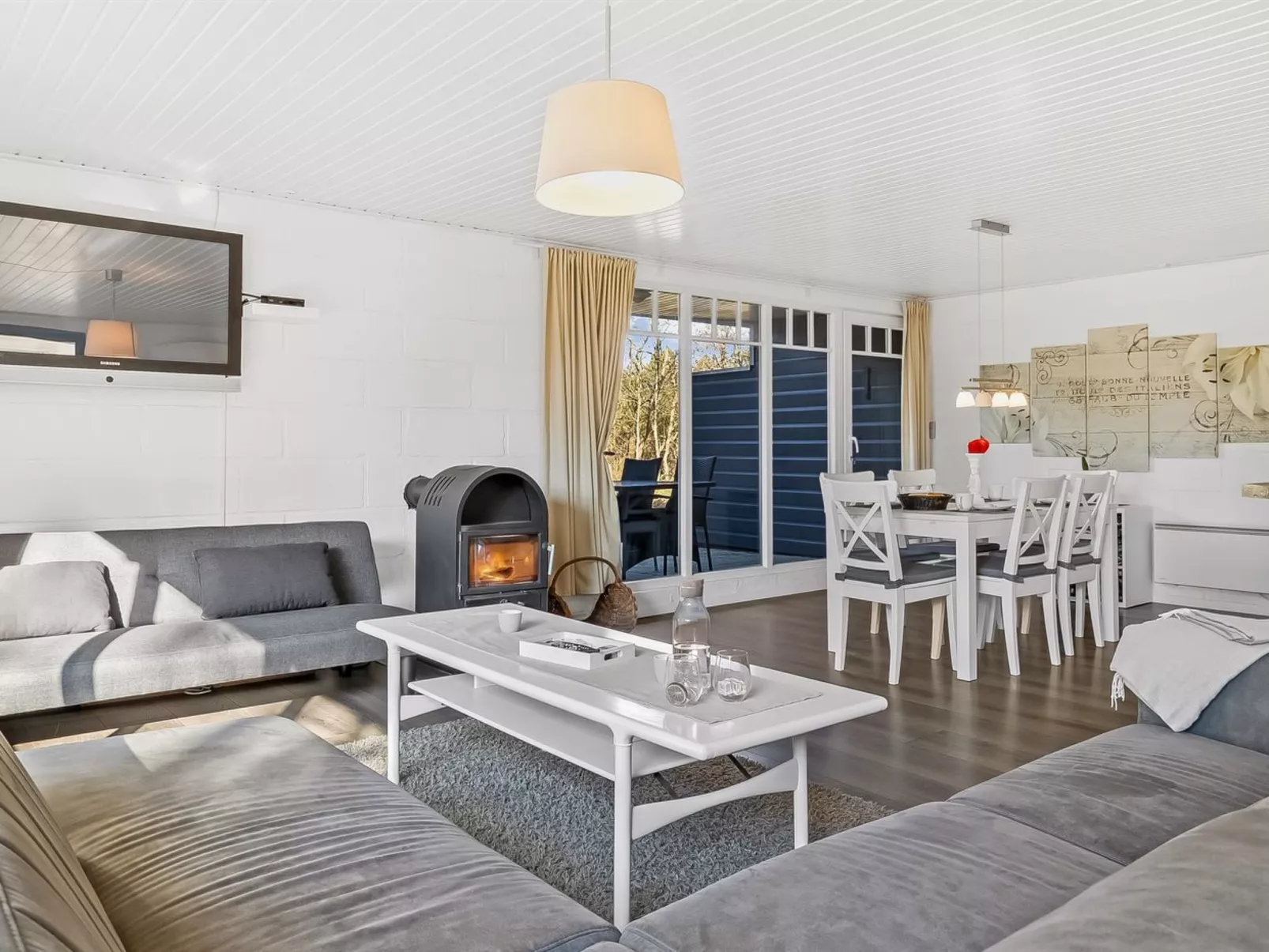 "Heidie" - 3.0km from the sea-Inside