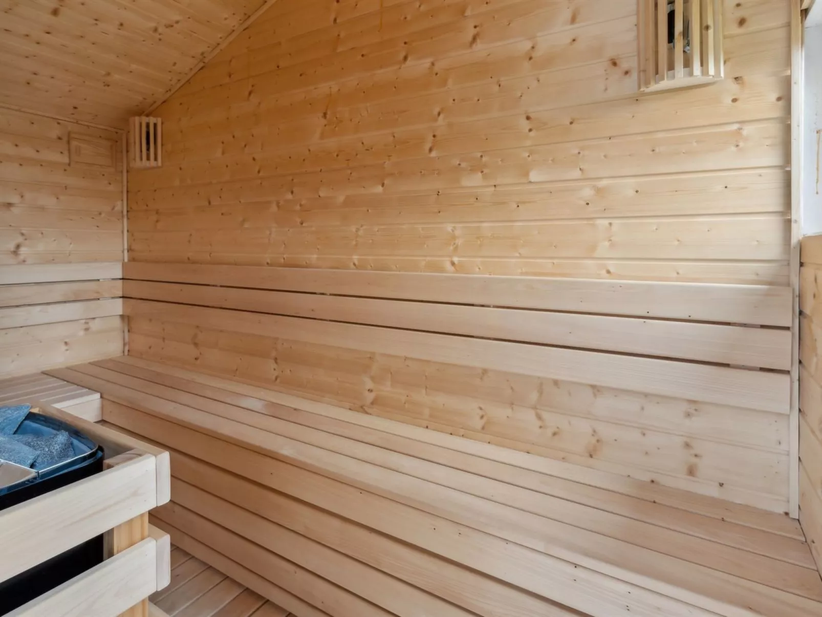 "Pedersen" - 50m from the sea-Inside