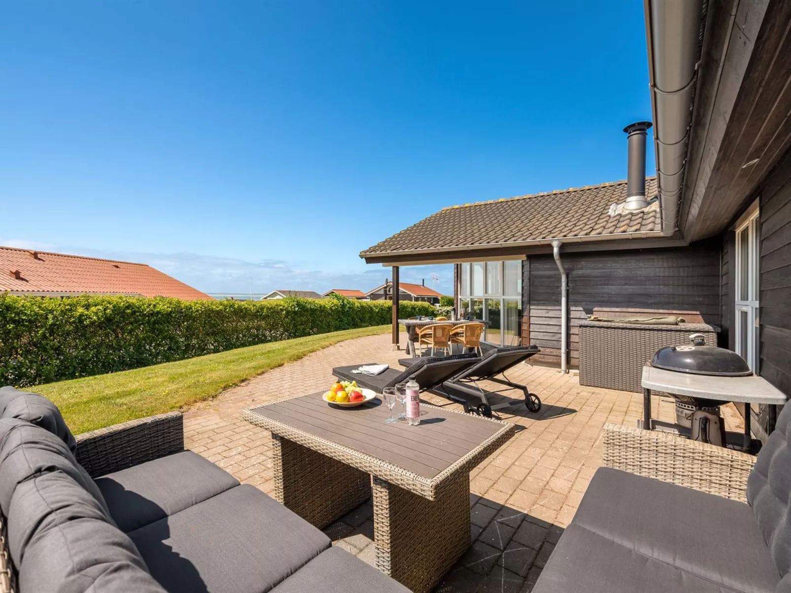 "Guthmar" - 350m to the fjord-Outside