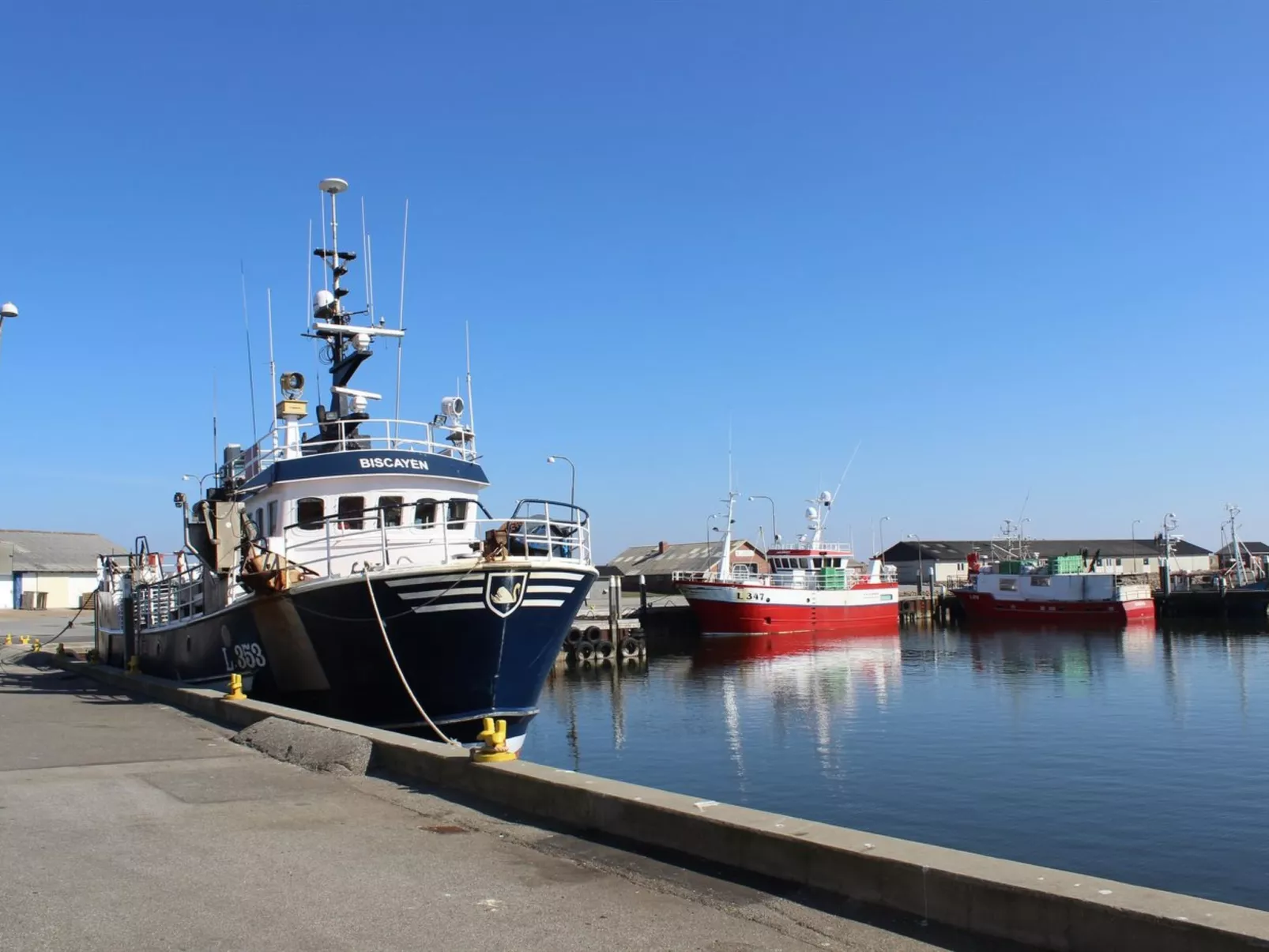 "Raisa" - 200m to the fjord-Outside