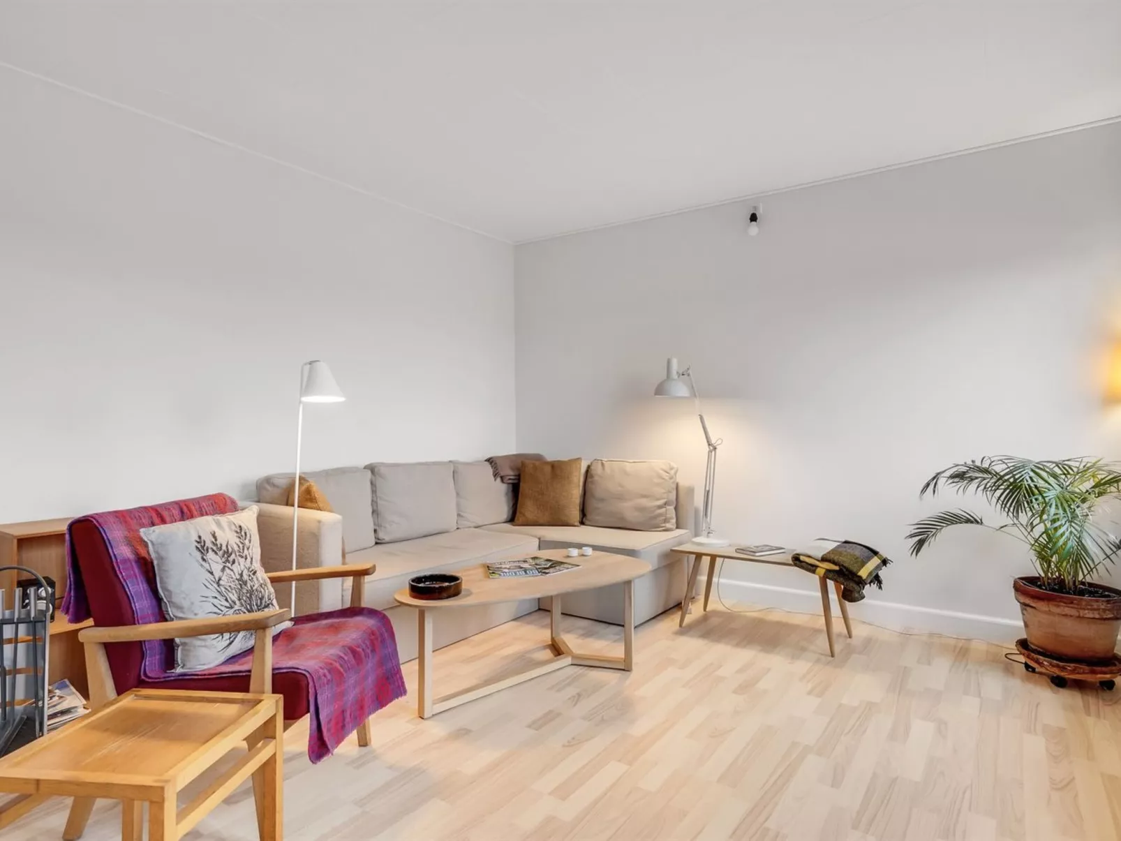 "Truels" - 2km from the sea-Inside