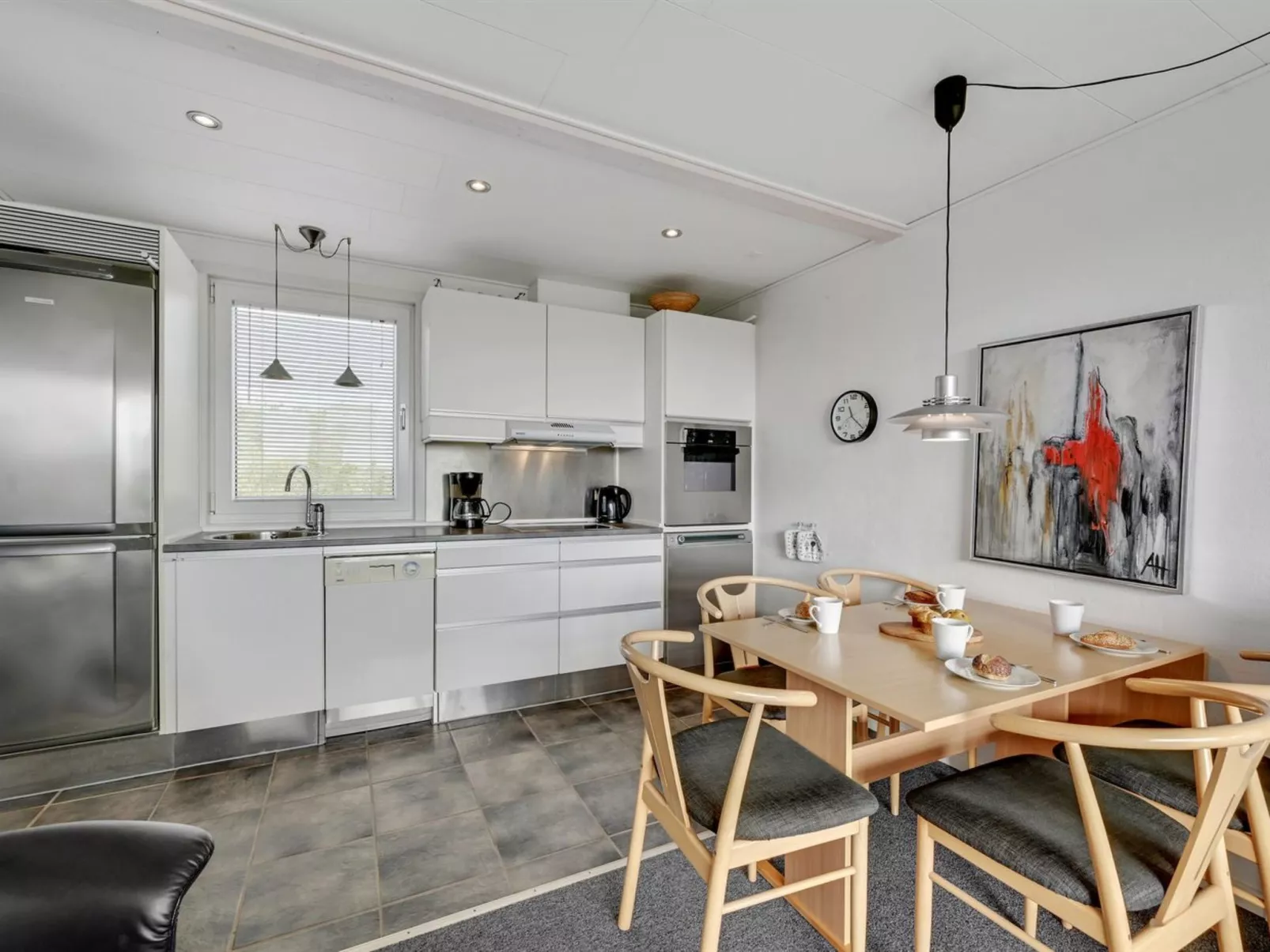 "Elizabeta" - 100m to the fjord-Drinnen