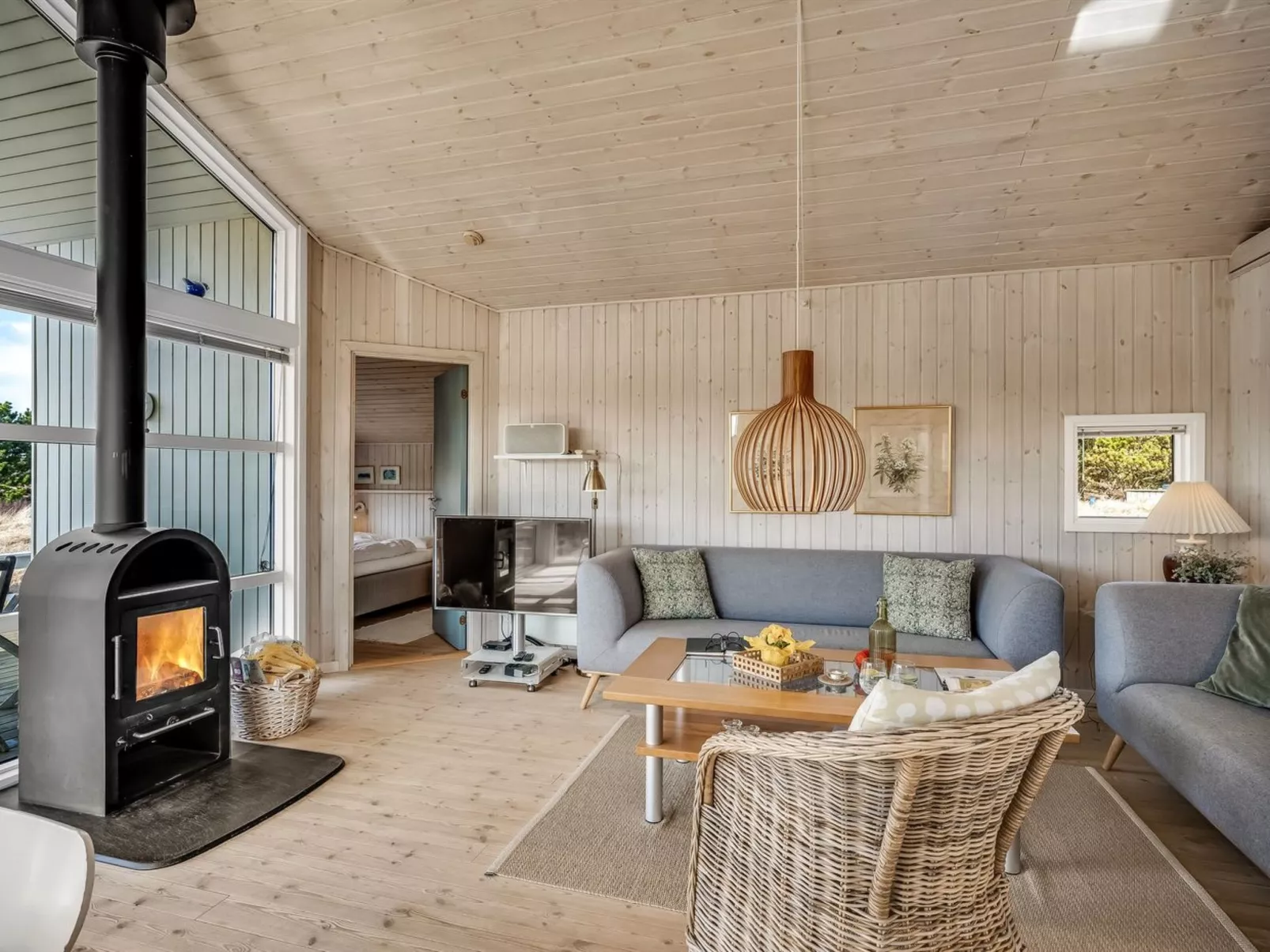 "Ferdine" - 1.5km from the sea-Inside