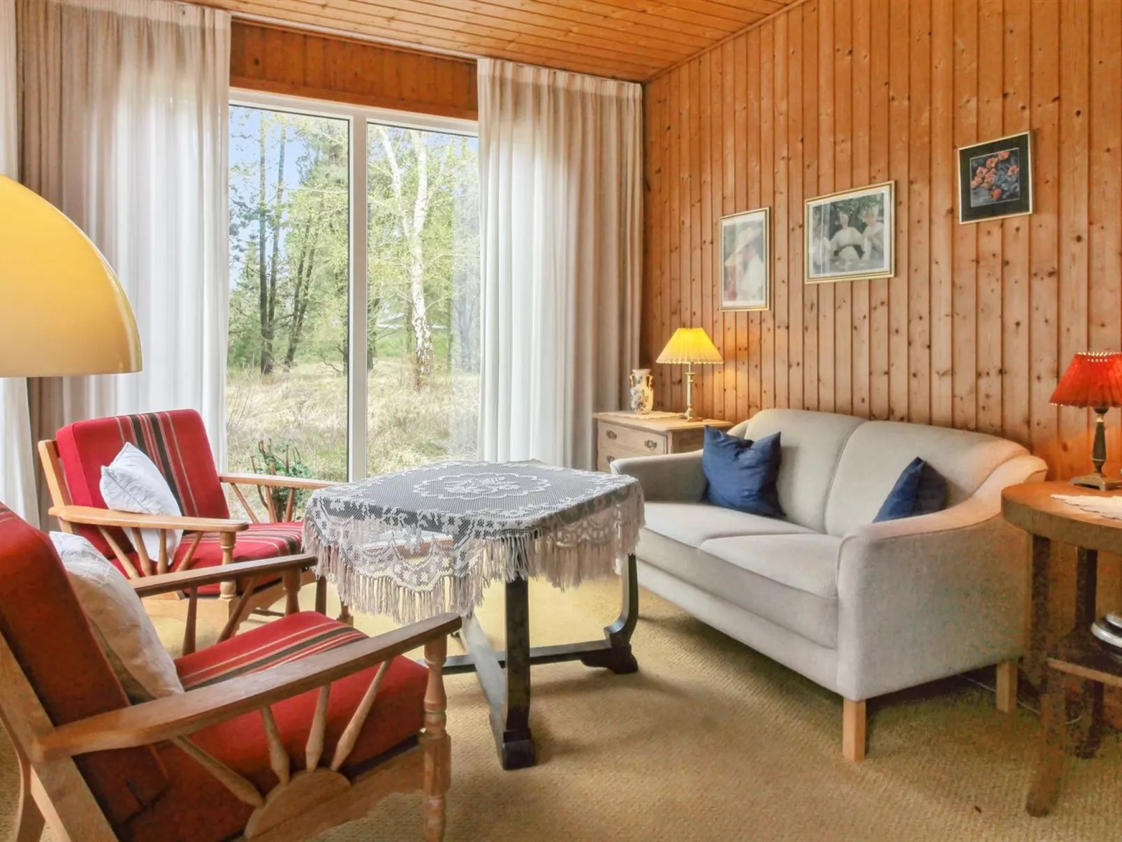 "Redward" - 1km from the sea-Drinnen