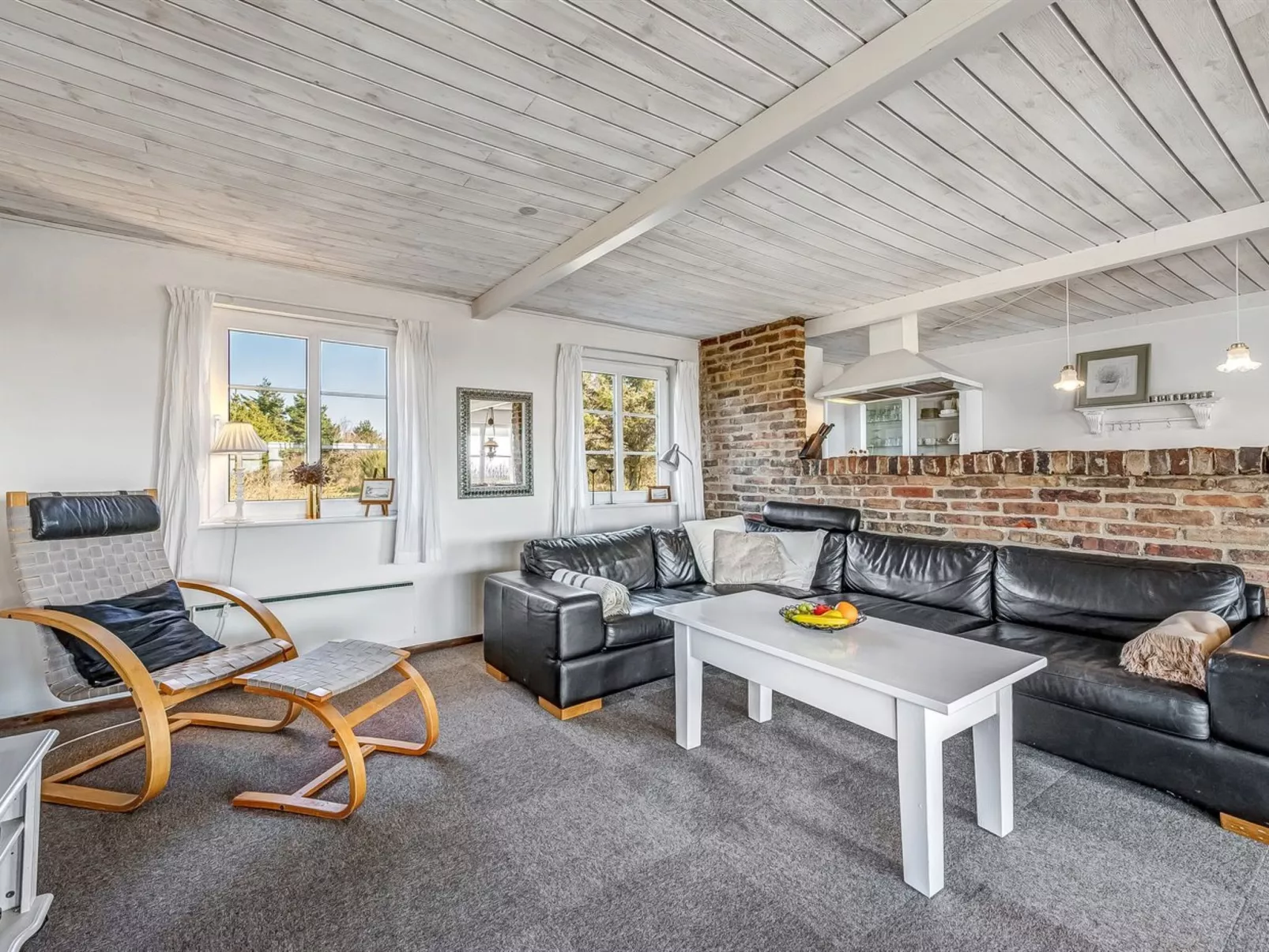 "Bjart" - 50m to the fjord-Dedans