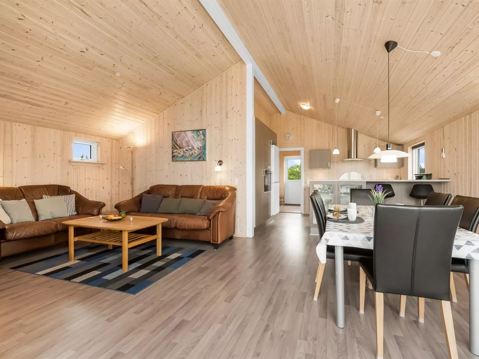 "Clement" - 500m to the fjord-Drinnen