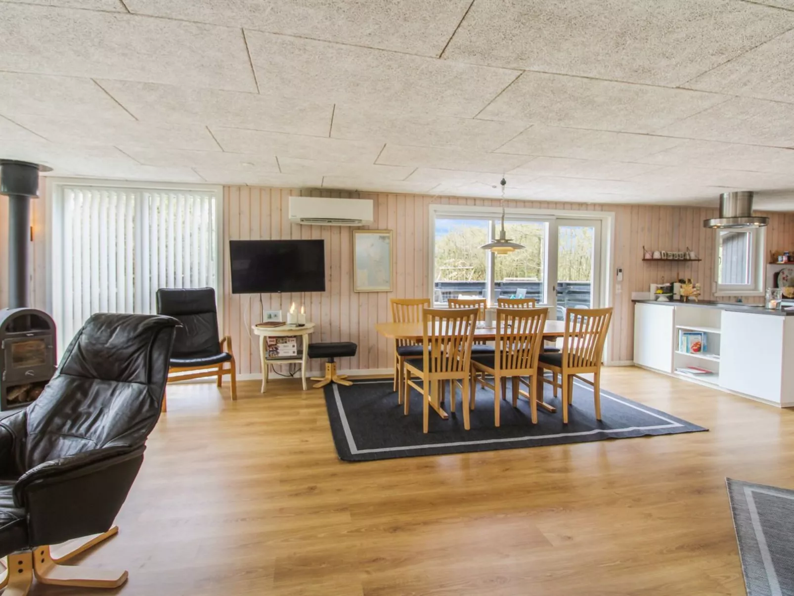 "Nielsine" - 1.5km from the sea-Dedans