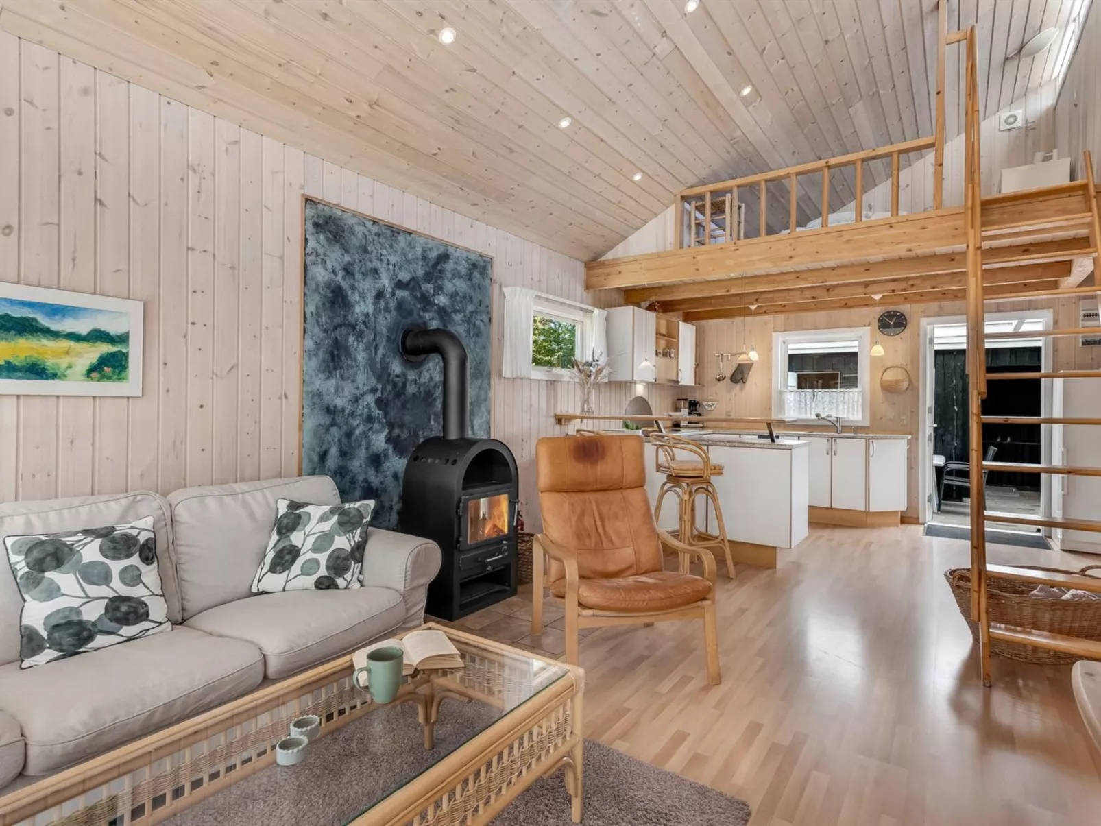 "Rustam" - 600m from the sea-Inside