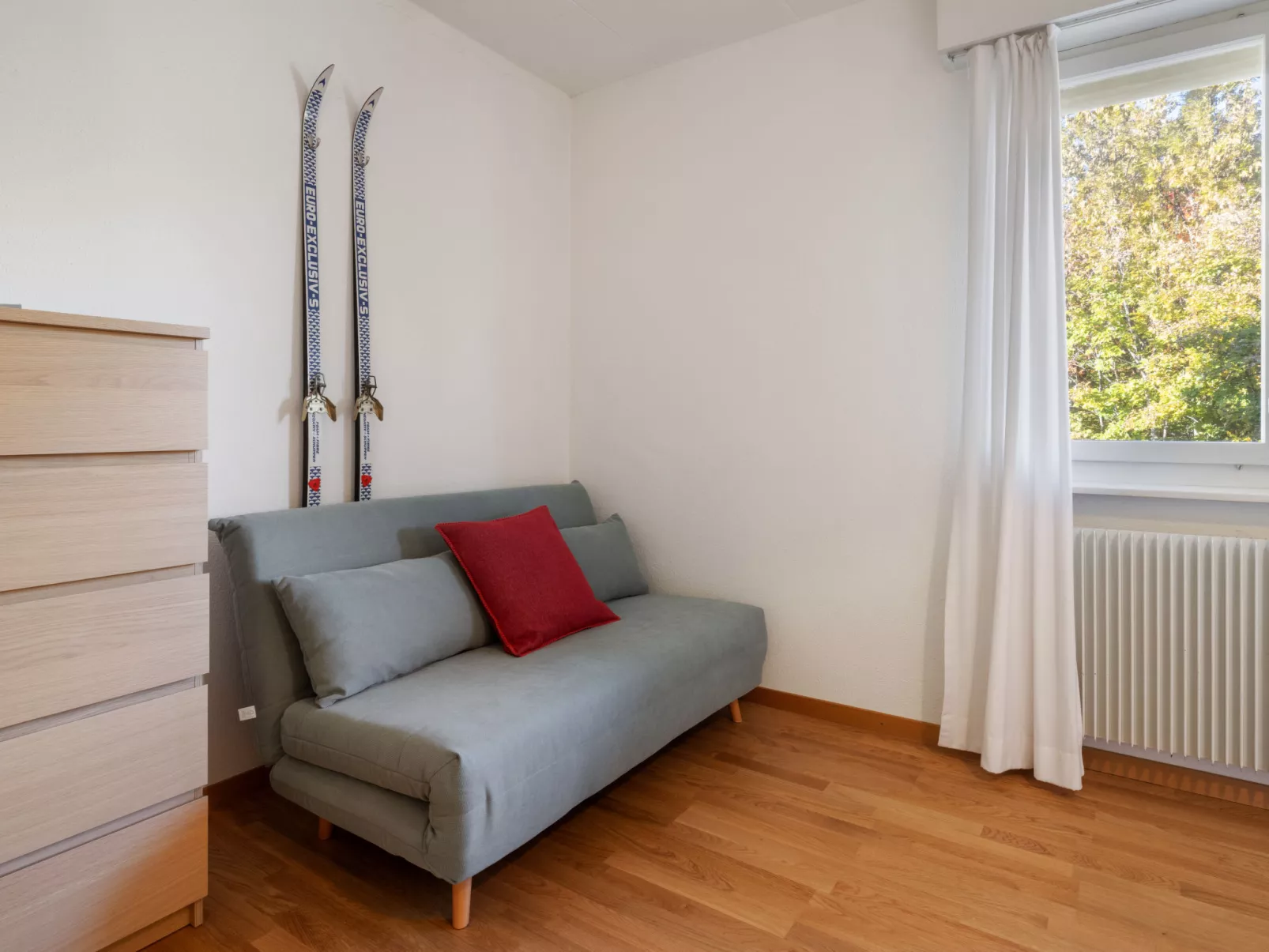 Belmont Est 80-Drinnen