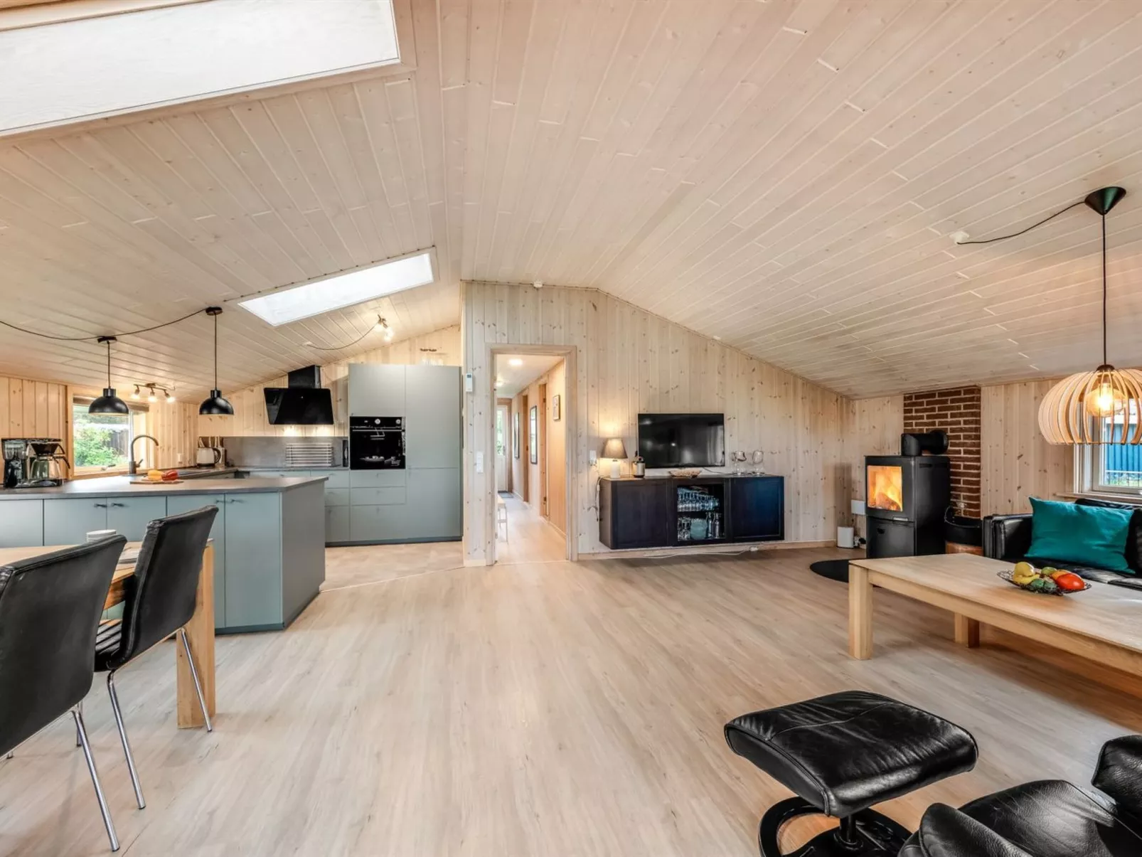 "Everd" - 500m to the fjord-Inside