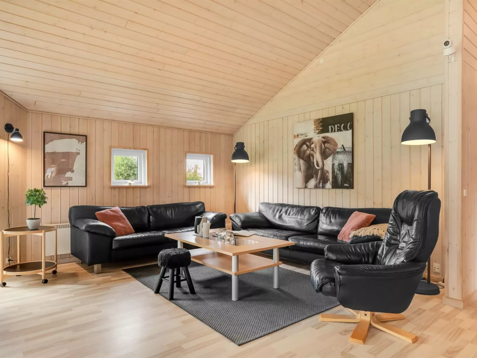 "Femke" - 250m to the fjord-Drinnen