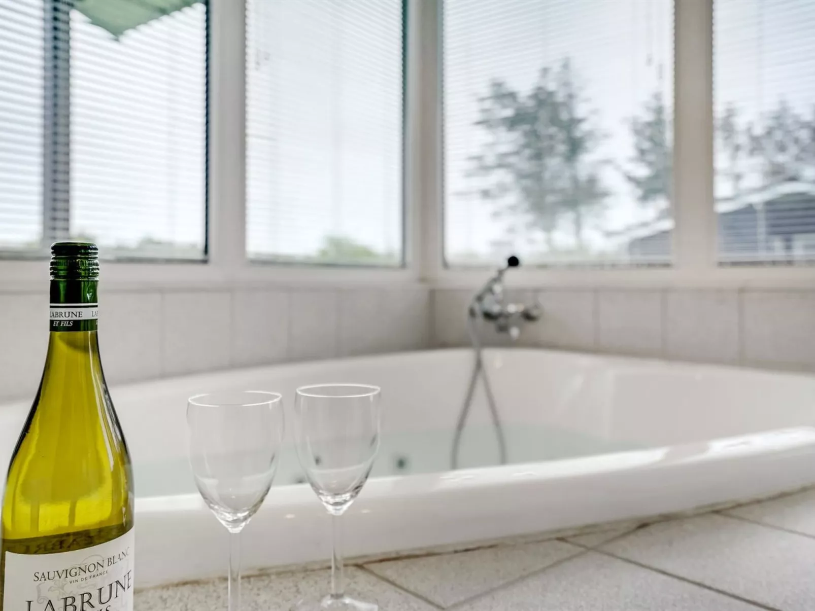 "Dome" - 750m from the sea-Dedans