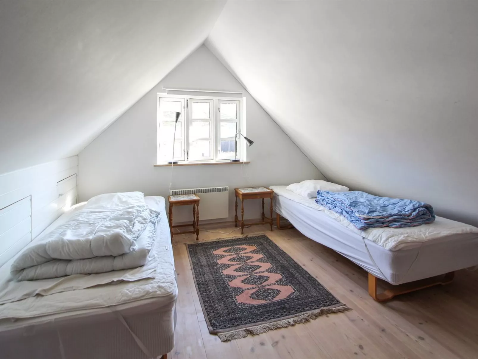 "Eva" - 1.5km to the fjord-Dedans