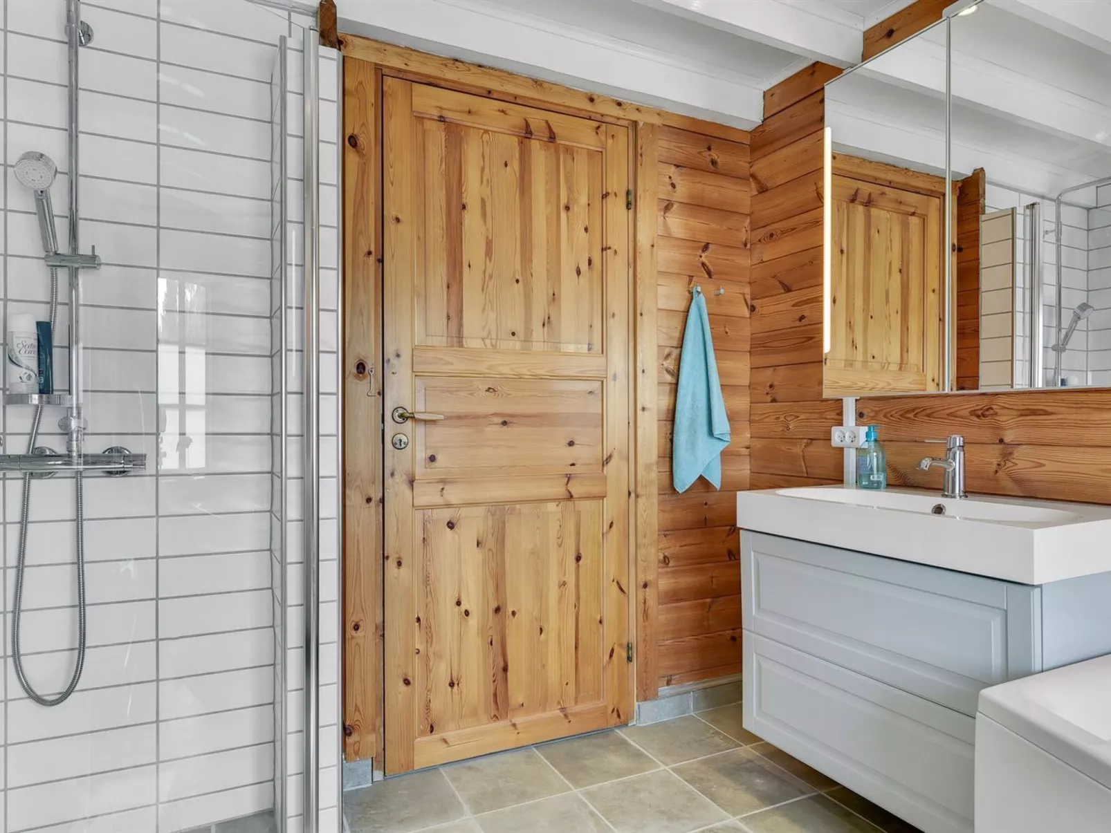 "Ginnie" - 300m from the sea-Inside