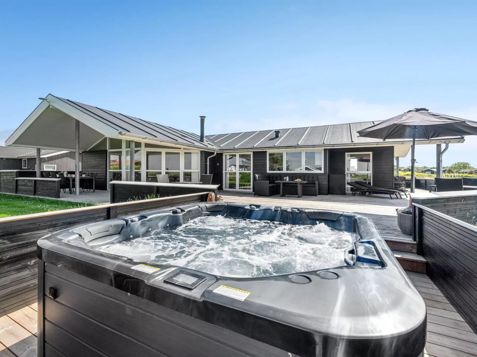 "Nahel" - 150m to the fjord-Inside