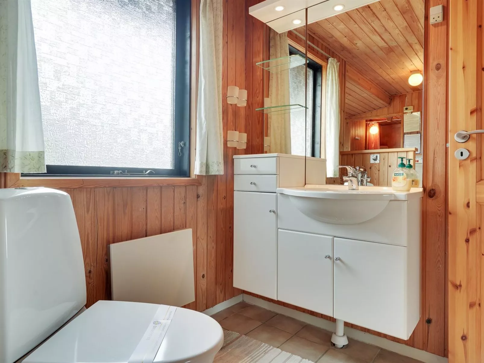 "Frigga" - 400m from the sea-Inside