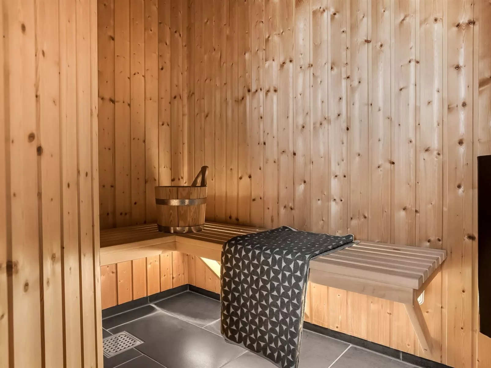 "Eskil" - 656m from the sea-Drinnen