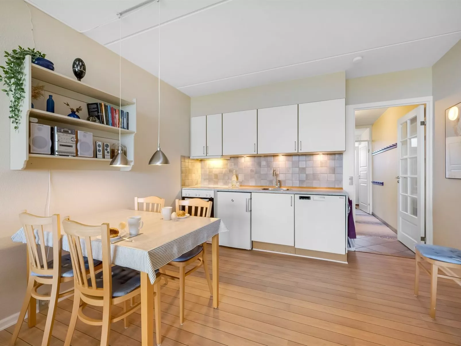 "Raimo" - 50m from the sea-Drinnen