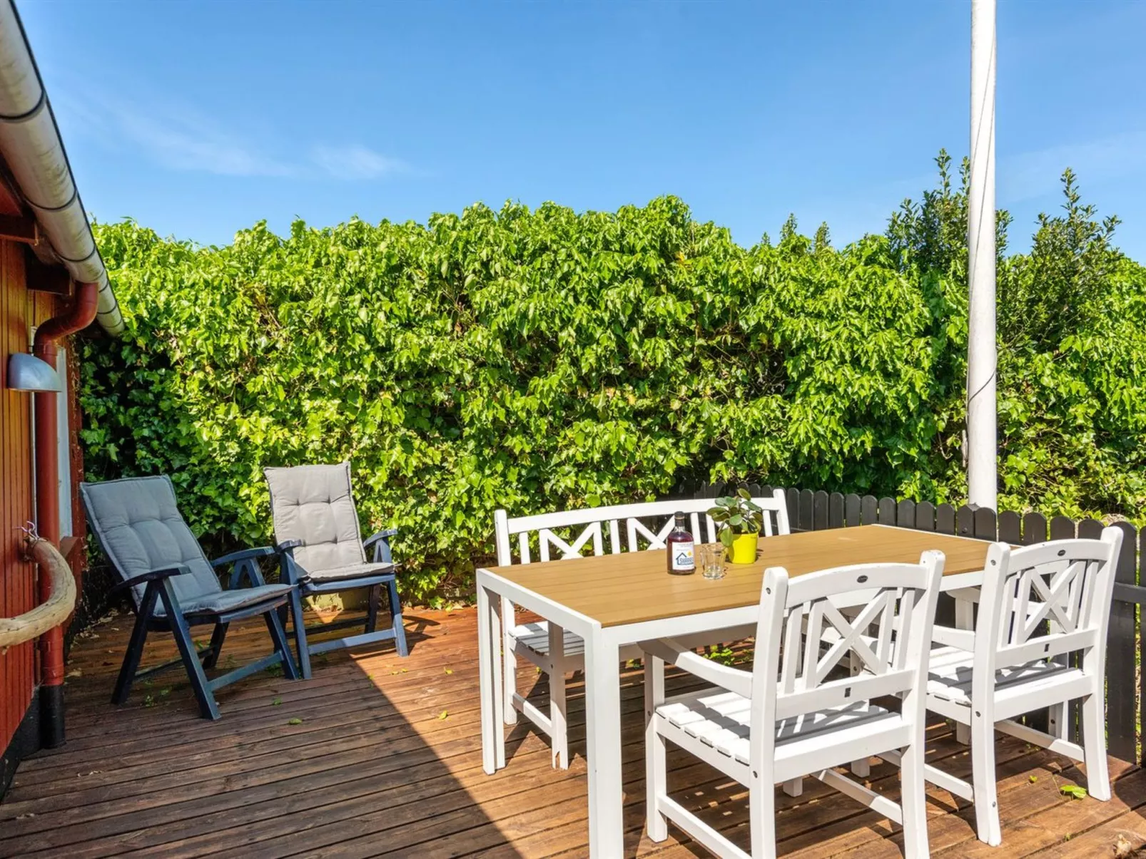 "Axeln" - 300m to the fjord-Outside