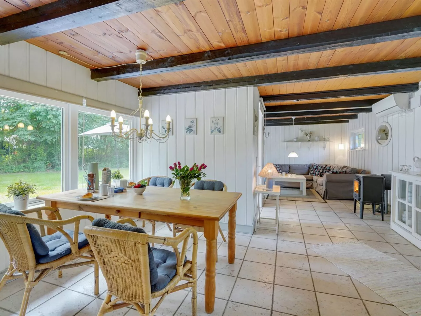 "Vemund" - 750m from the sea-Drinnen