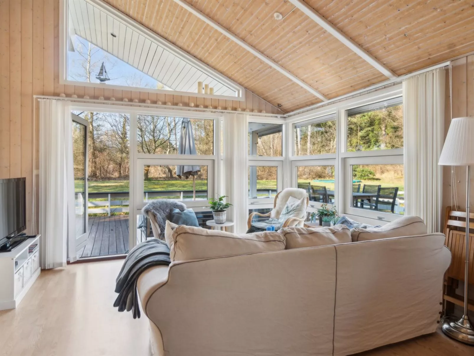 "Amola" - 1.6km from the sea-Inside